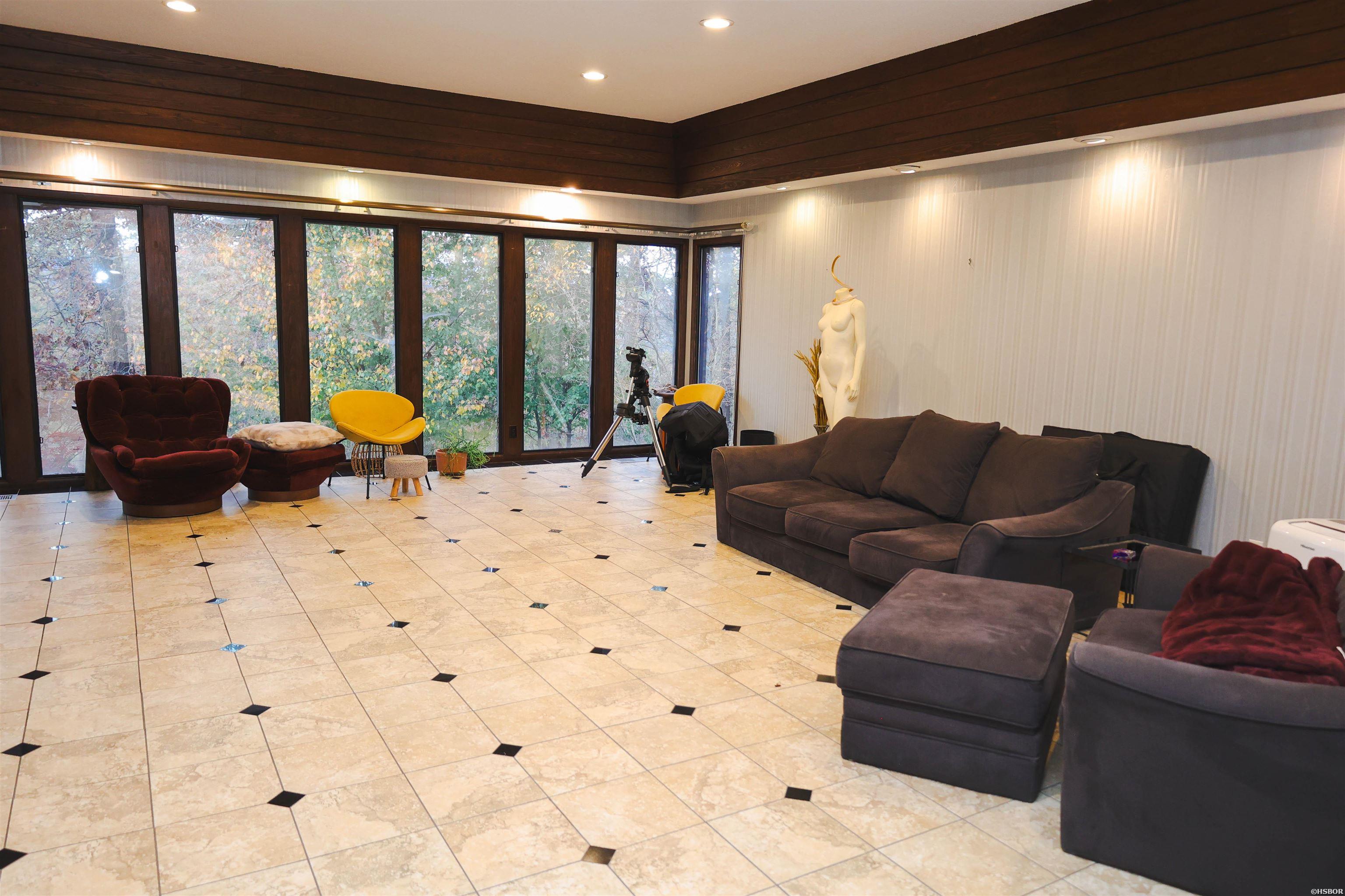 222 Leigh Property Photo 22