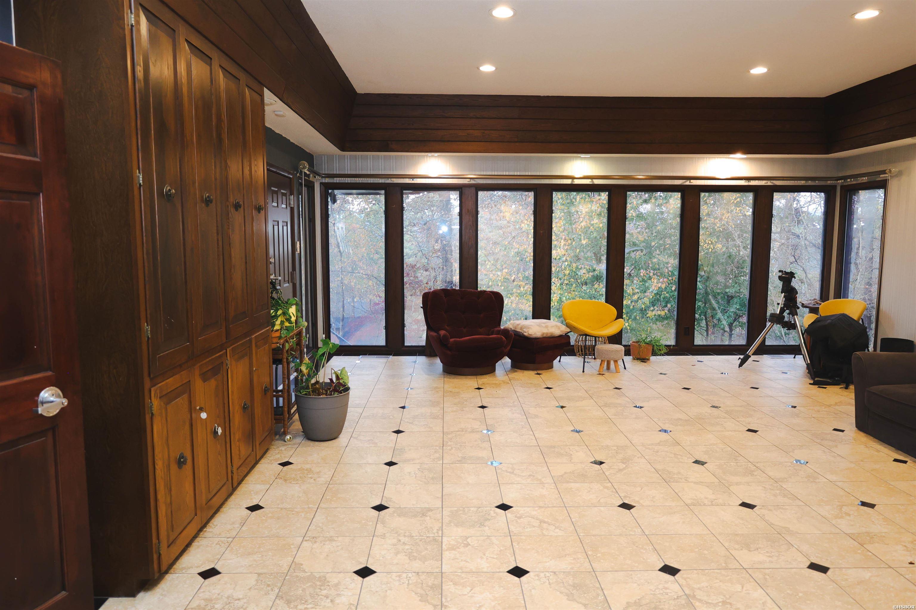 222 Leigh Property Photo 23