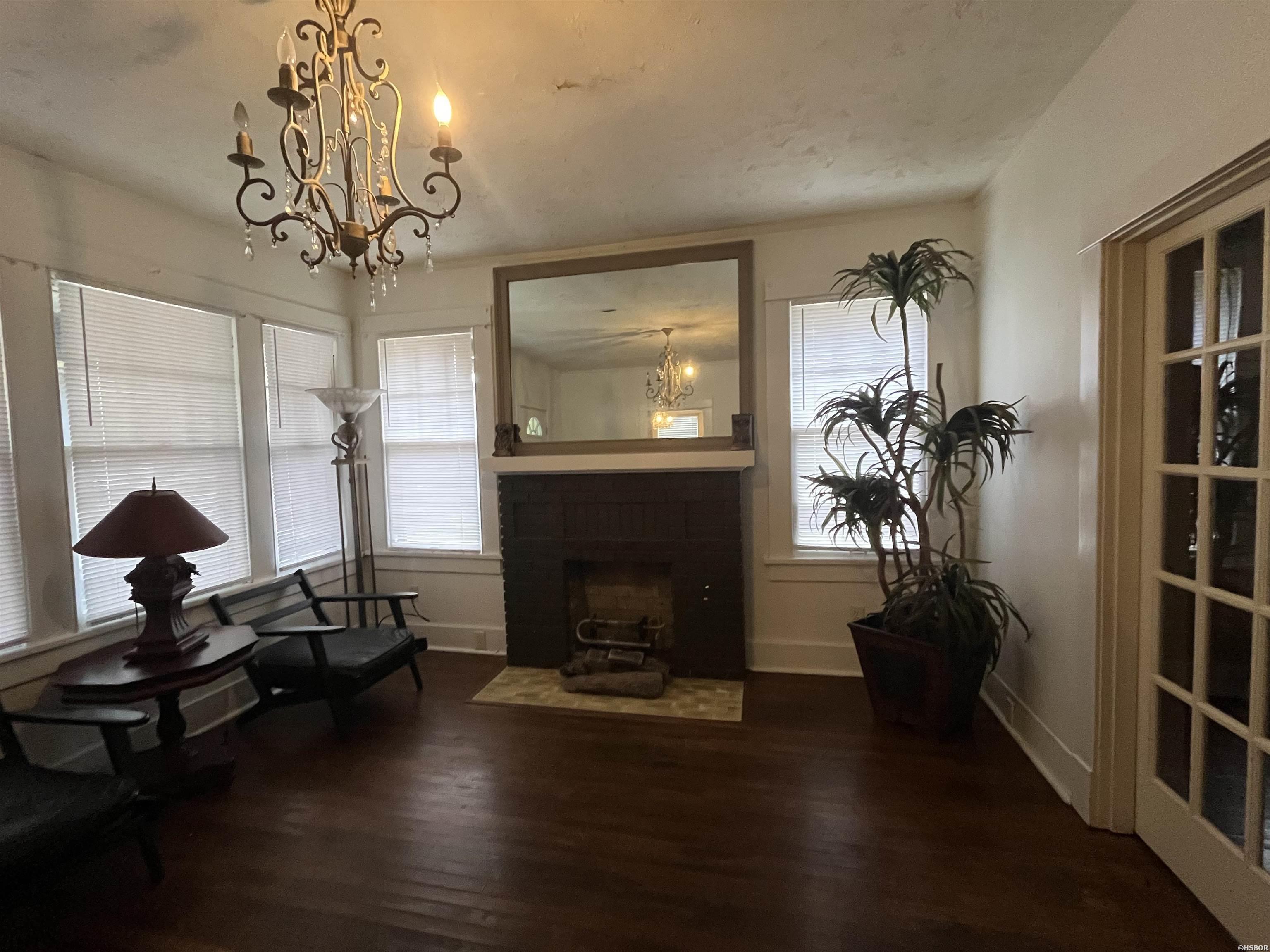4819 Lee Avenue Property Photo 11