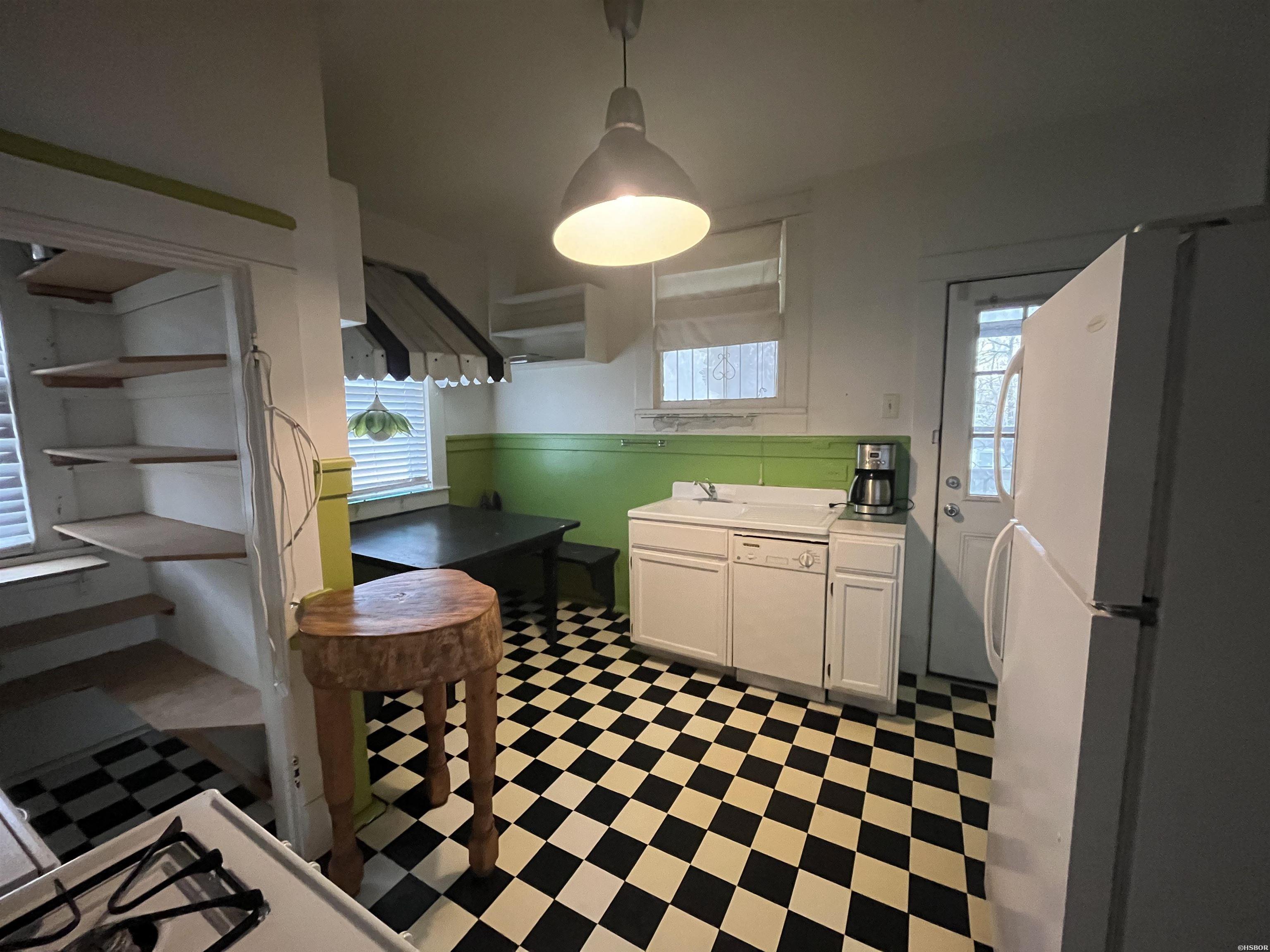 4819 Lee Avenue Property Photo 12