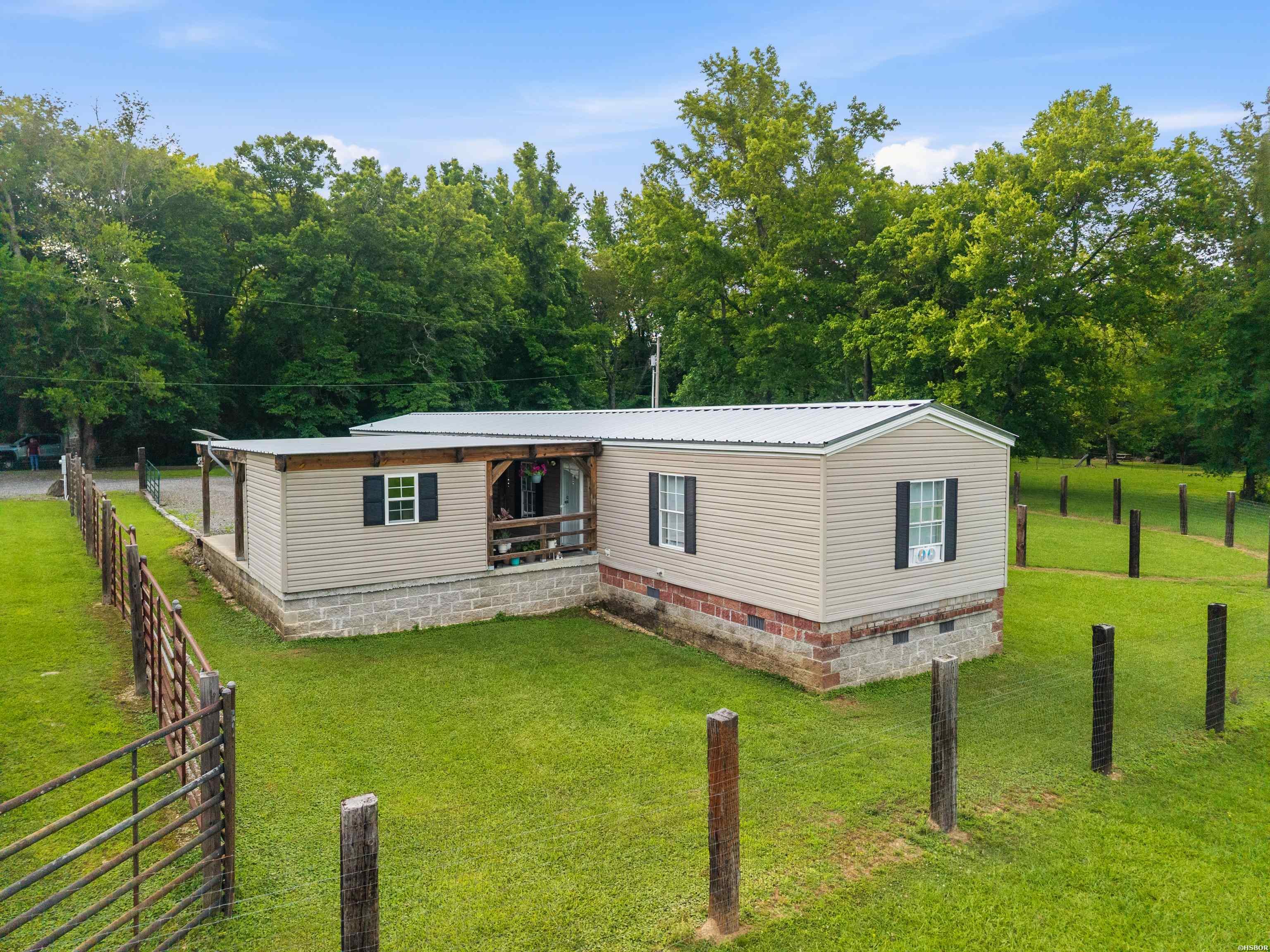 468 Rockdale Property Photo 4