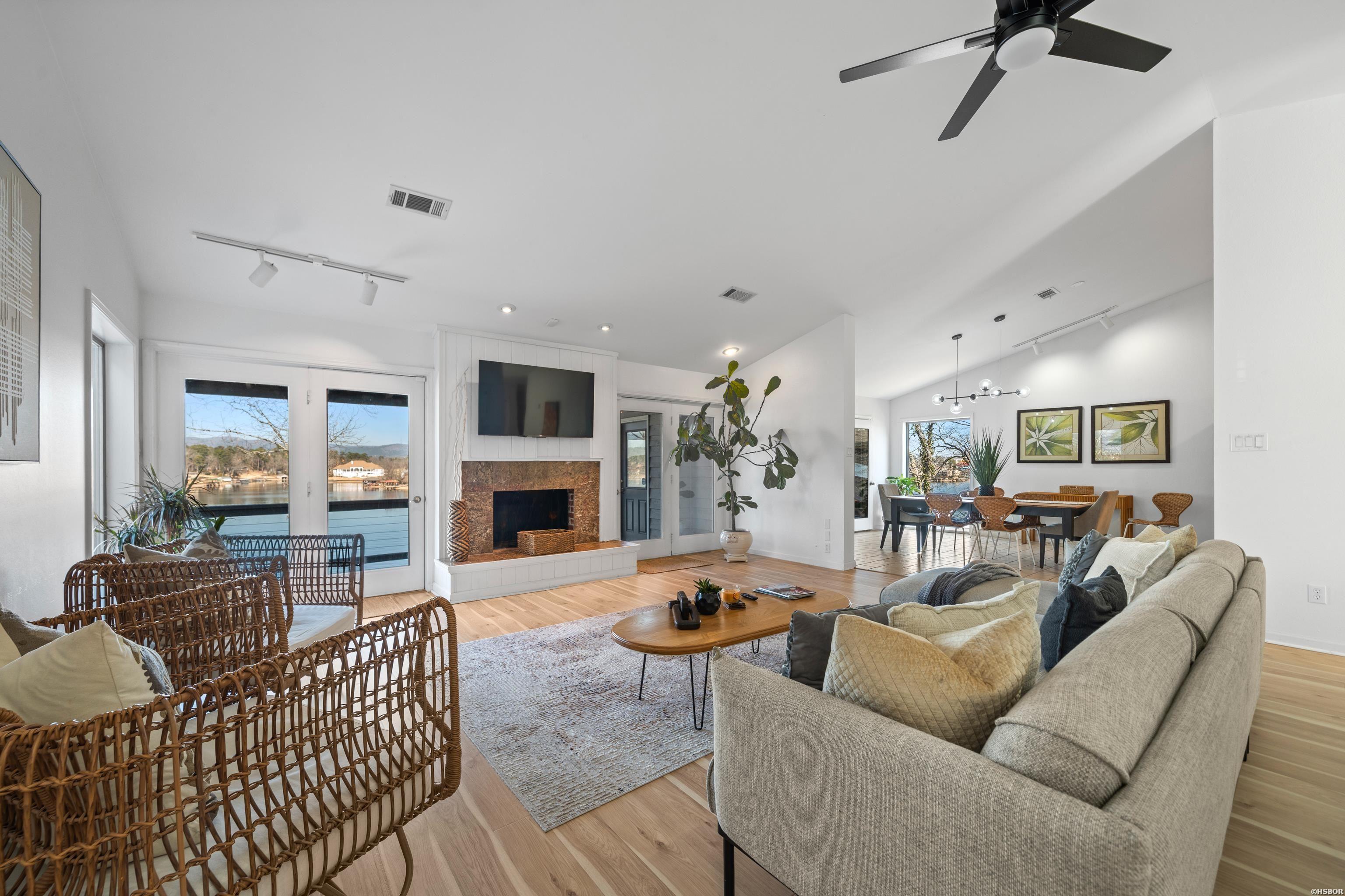 139 Sammie Cove Property Photo 10