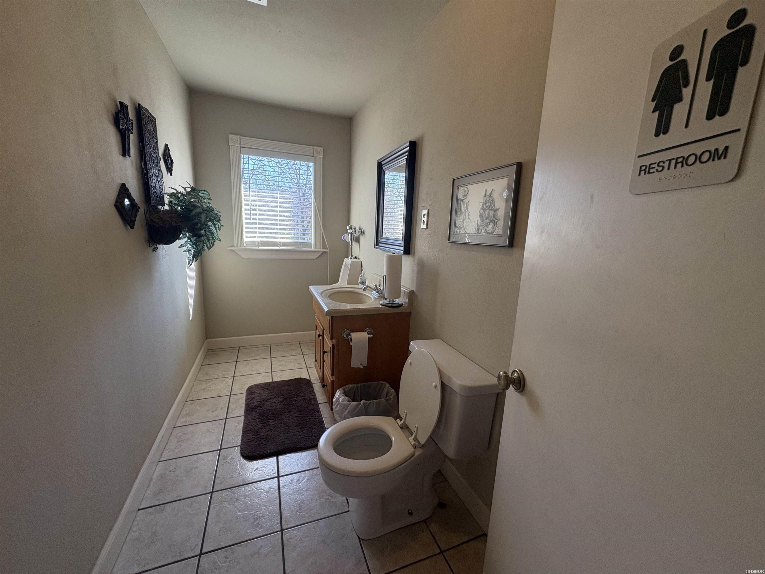 1501 Airport Road Property Photo 5