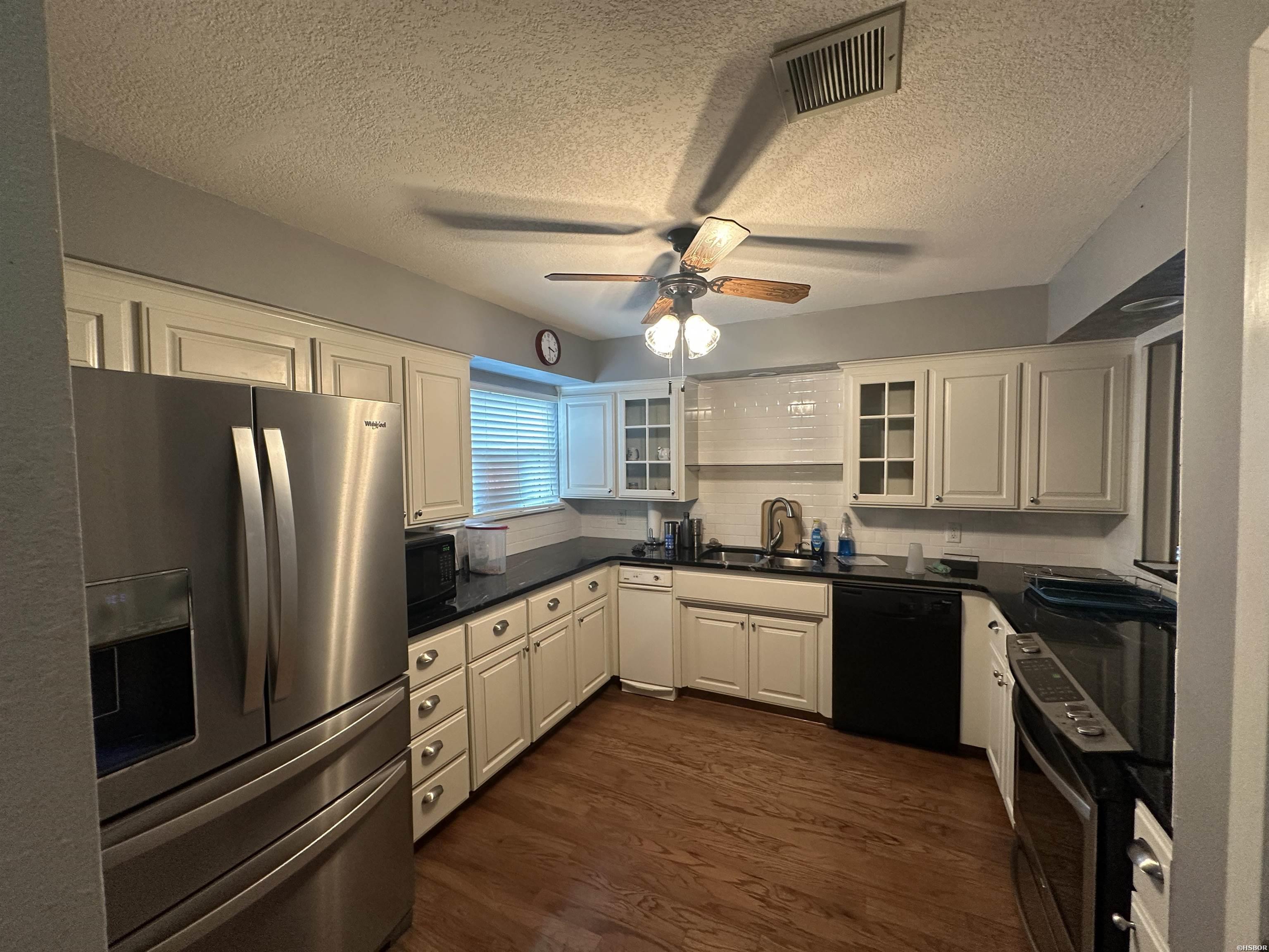 1201 Airport Property Photo 6