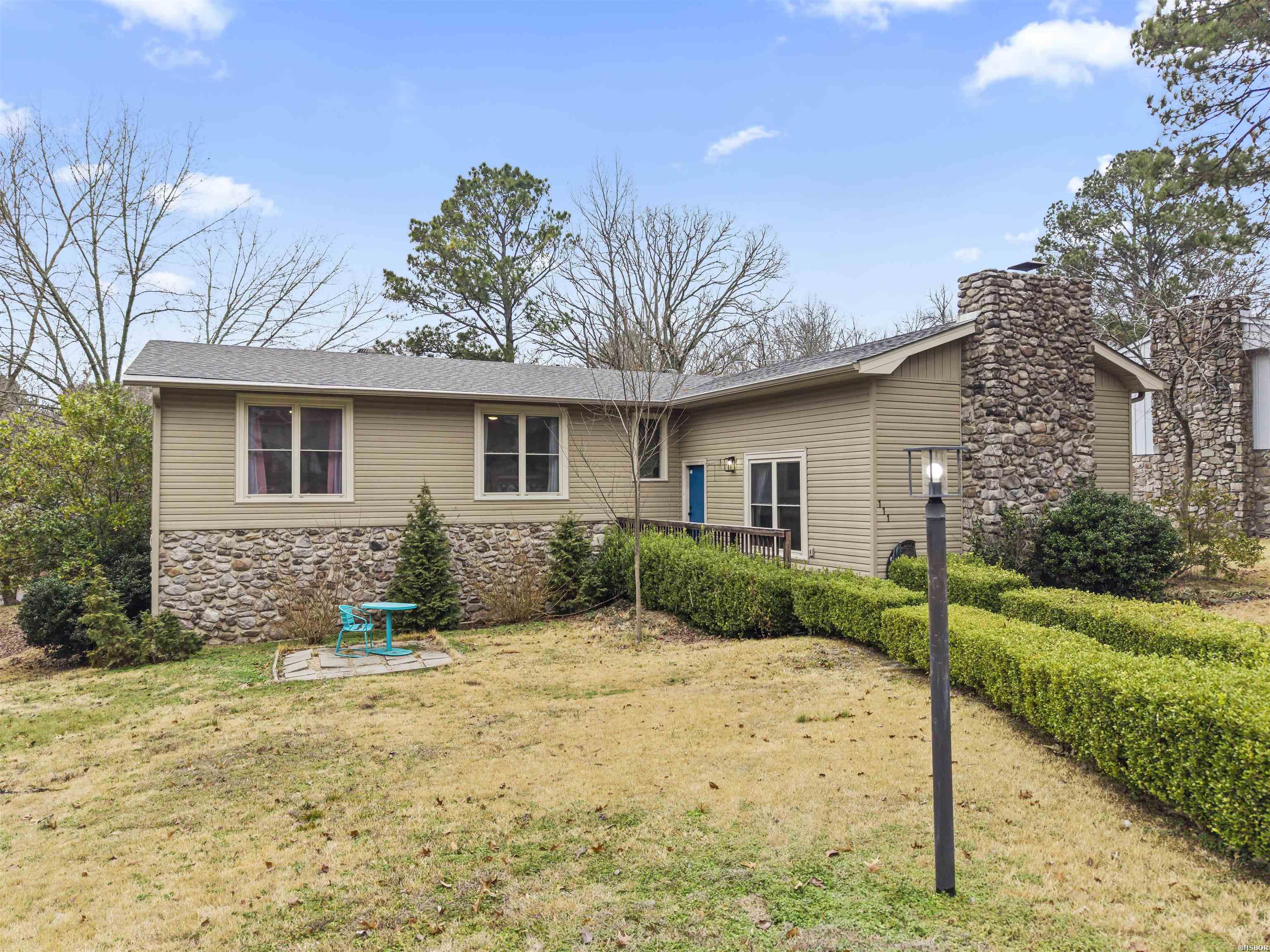 111 Hillsdale Terrace Property Photo 3