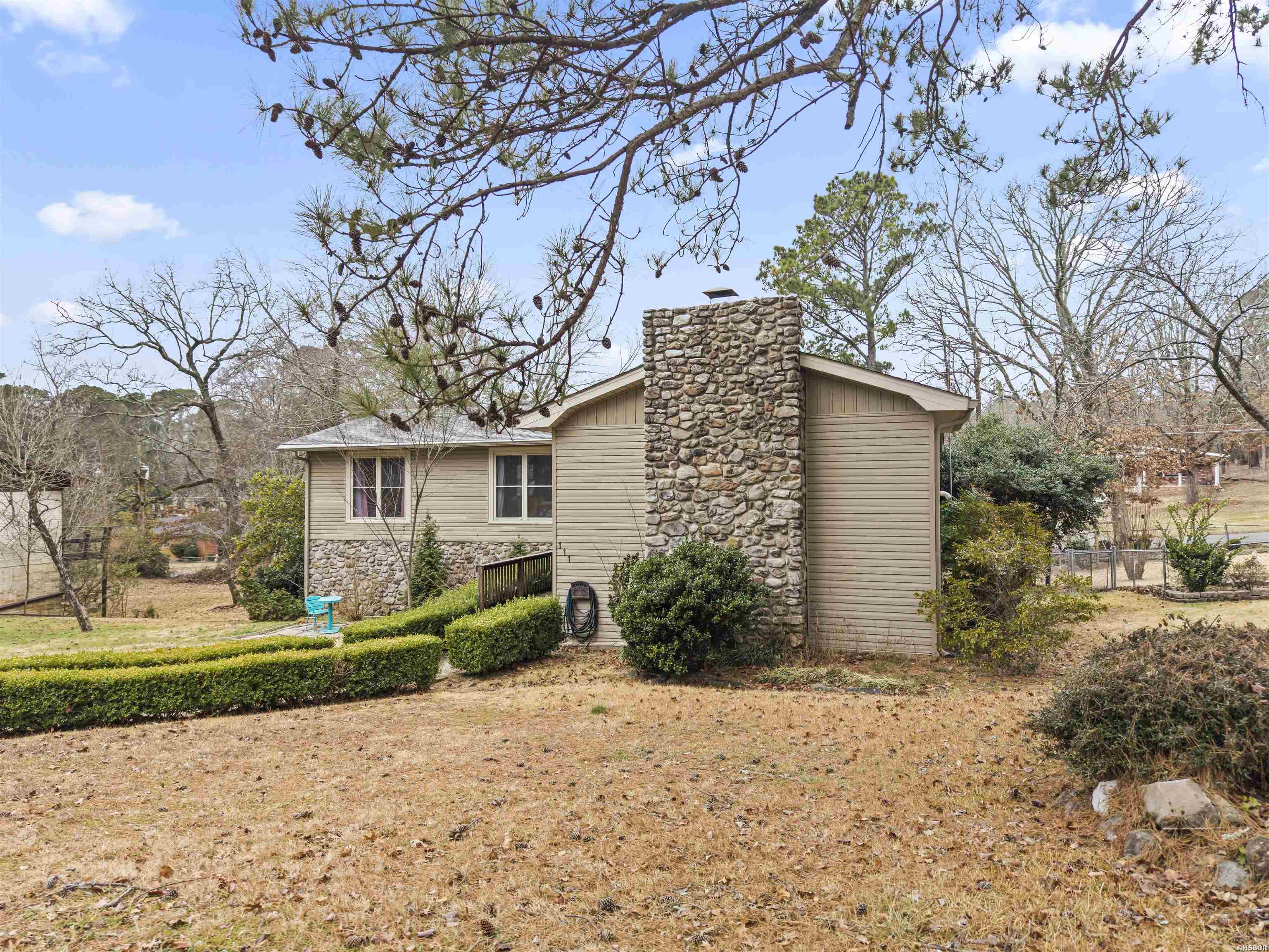111 Hillsdale Terrace Property Photo 4