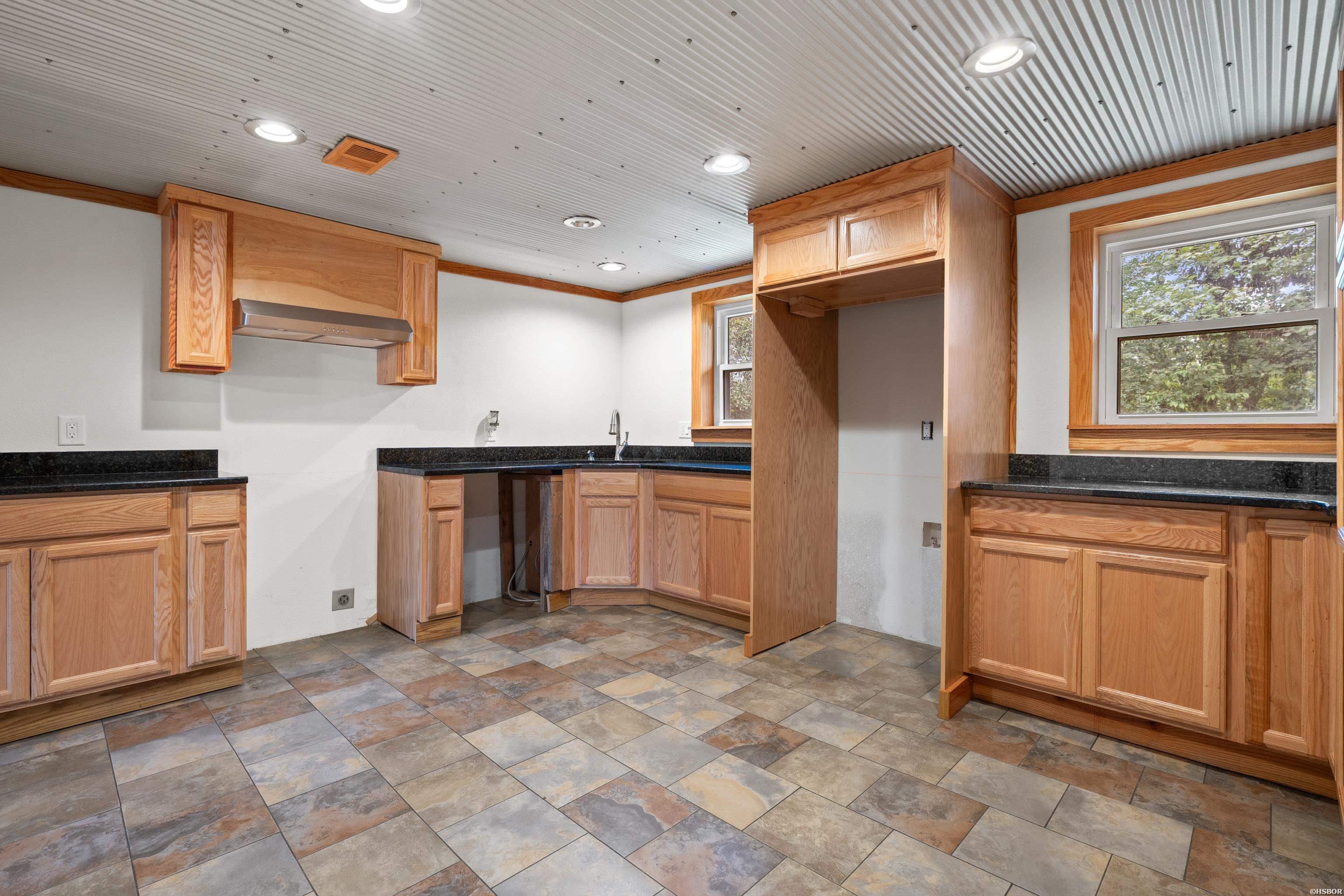 3370 Airport Road Property Photo 21