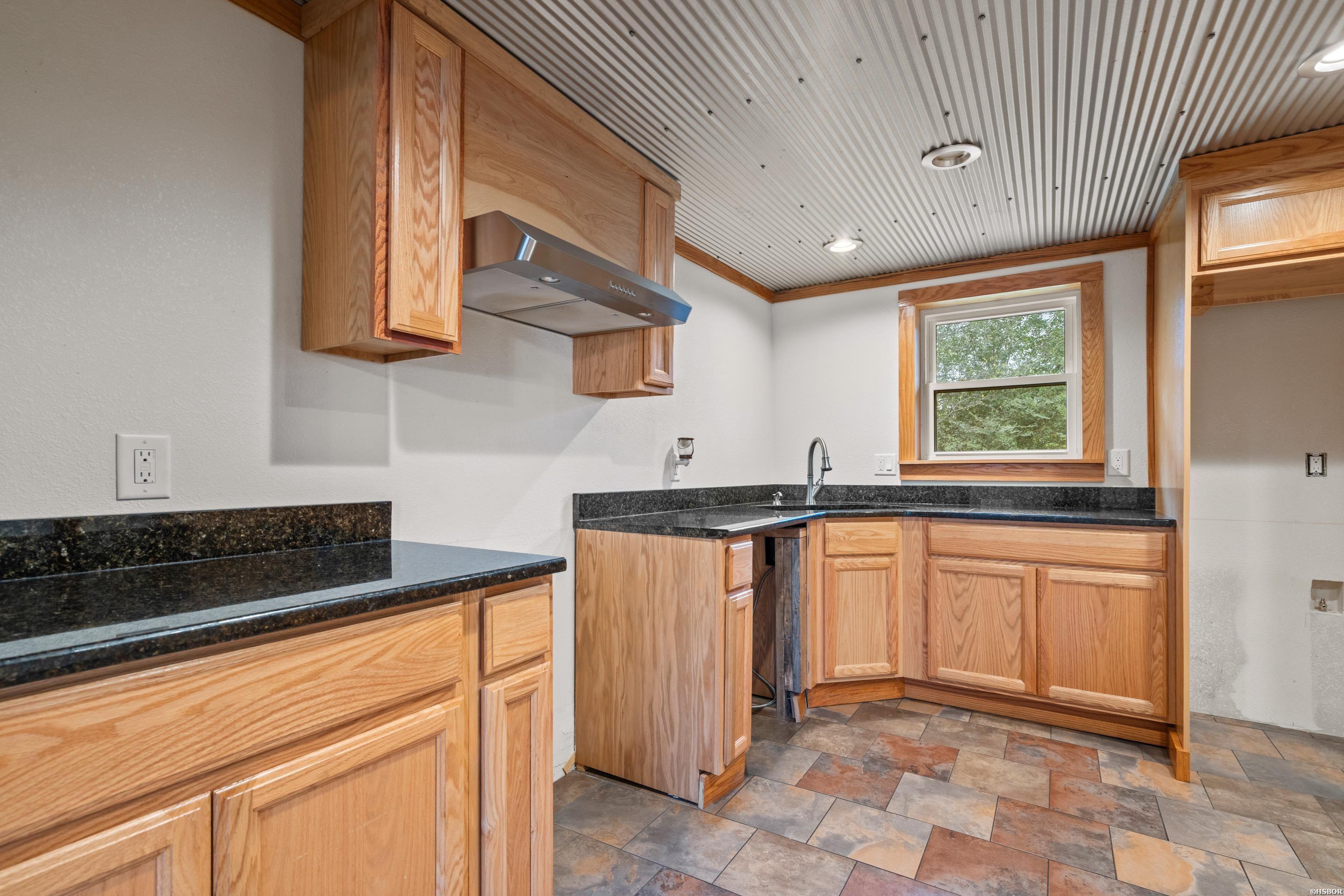 3370 Airport Road Property Photo 22