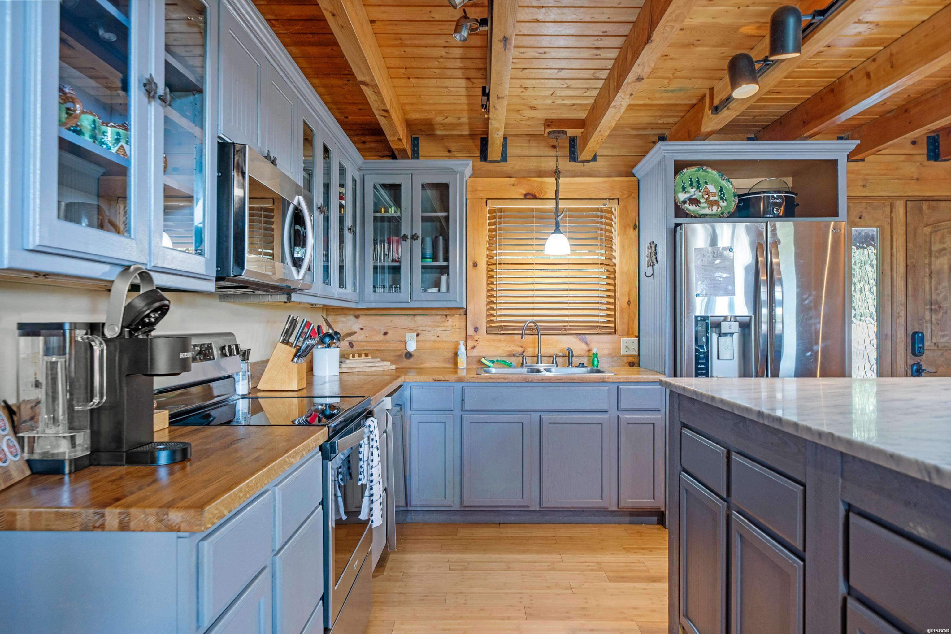 1415 Lakeshore Drive Property Photo 12
