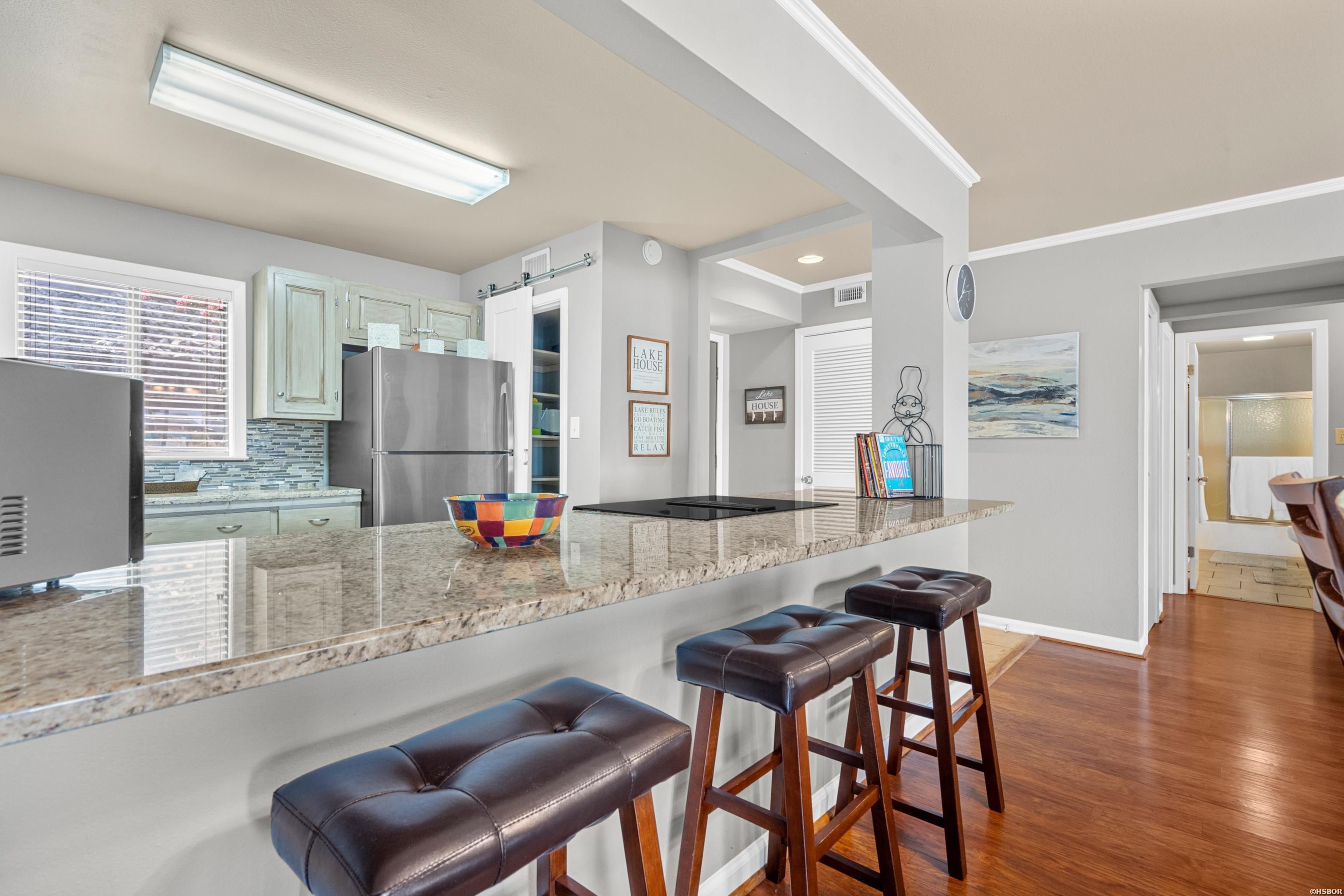 200 Hamilton Oaks Property Photo 6