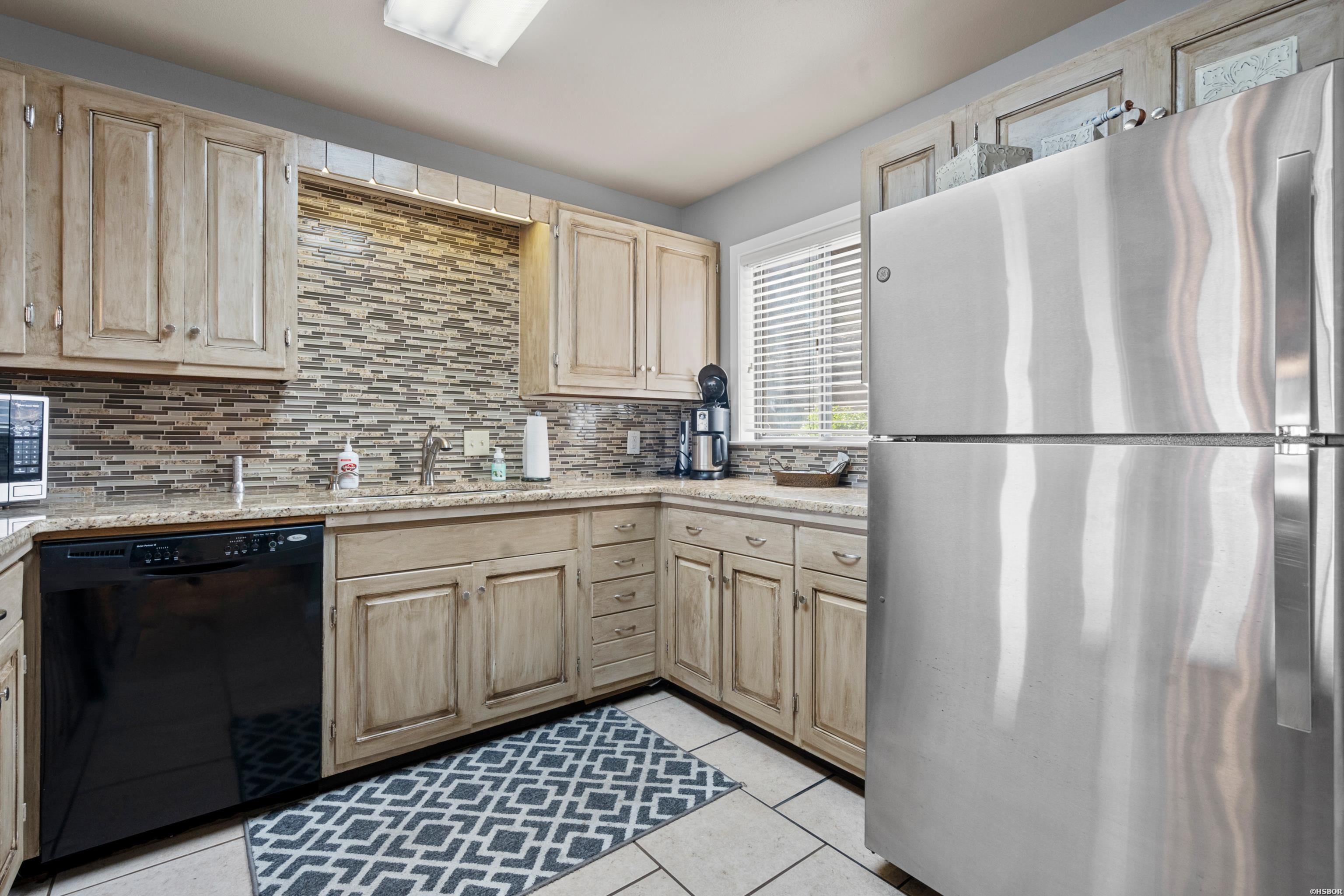 200 Hamilton Oaks Property Photo 8