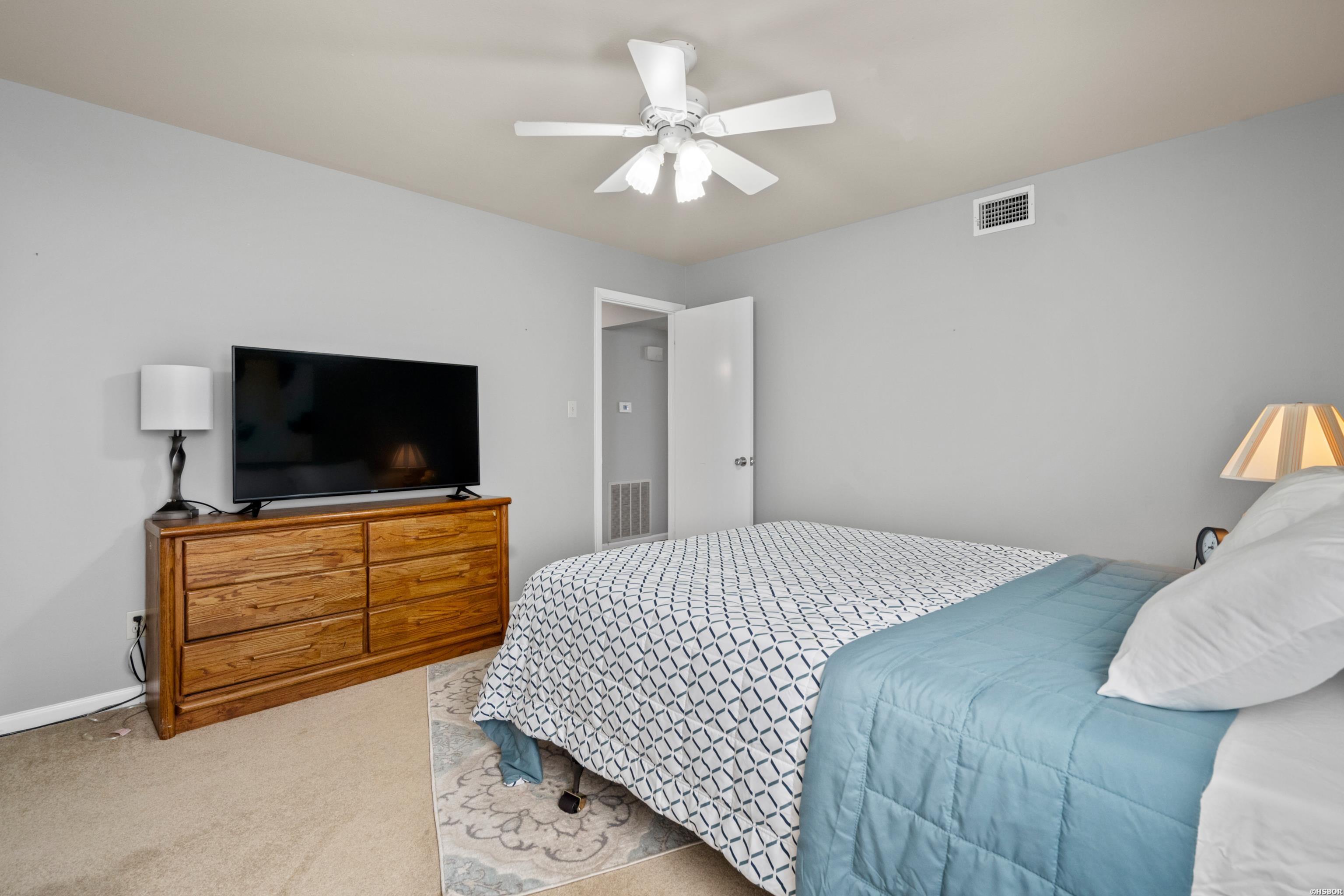 200 Hamilton Oaks Property Photo 17