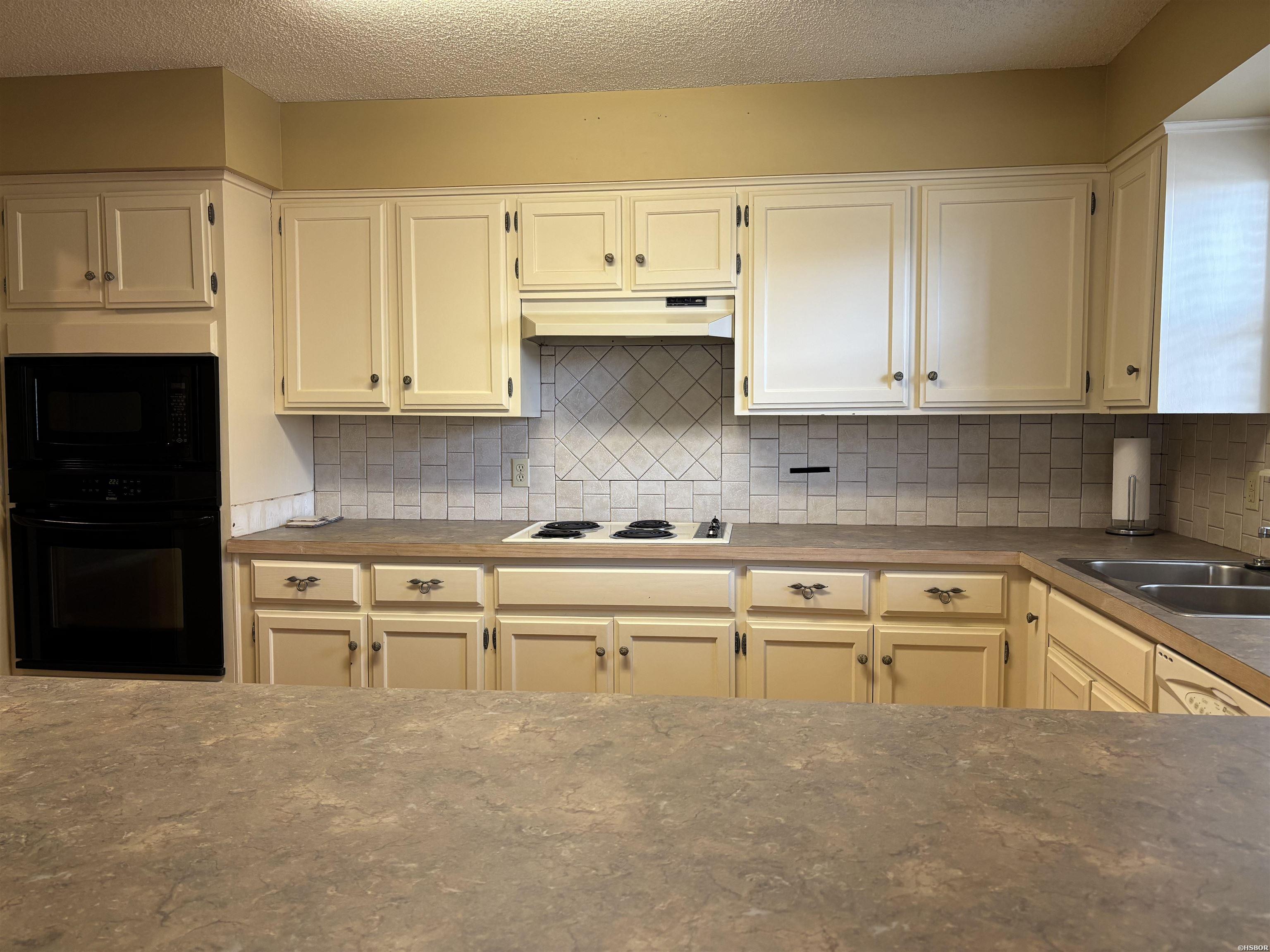 724 Weston Road Property Photo 7