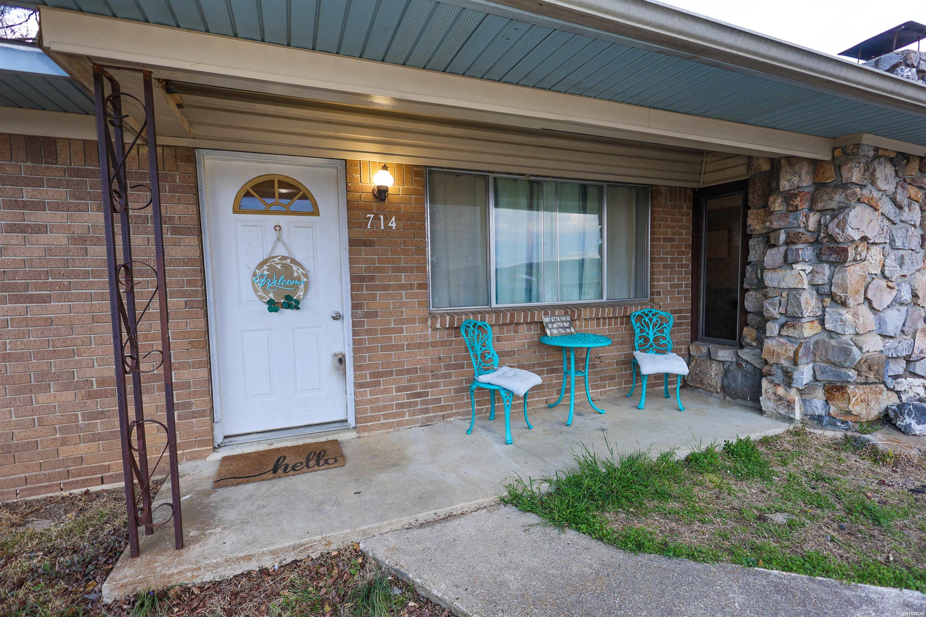 714 Lakeshore Street Property Photo 4
