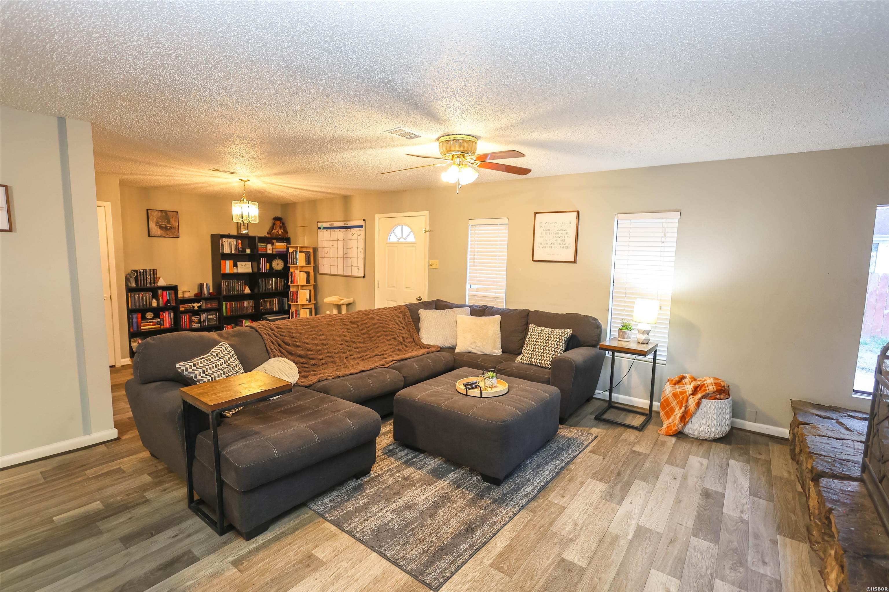 714 Lakeshore Street Property Photo 6