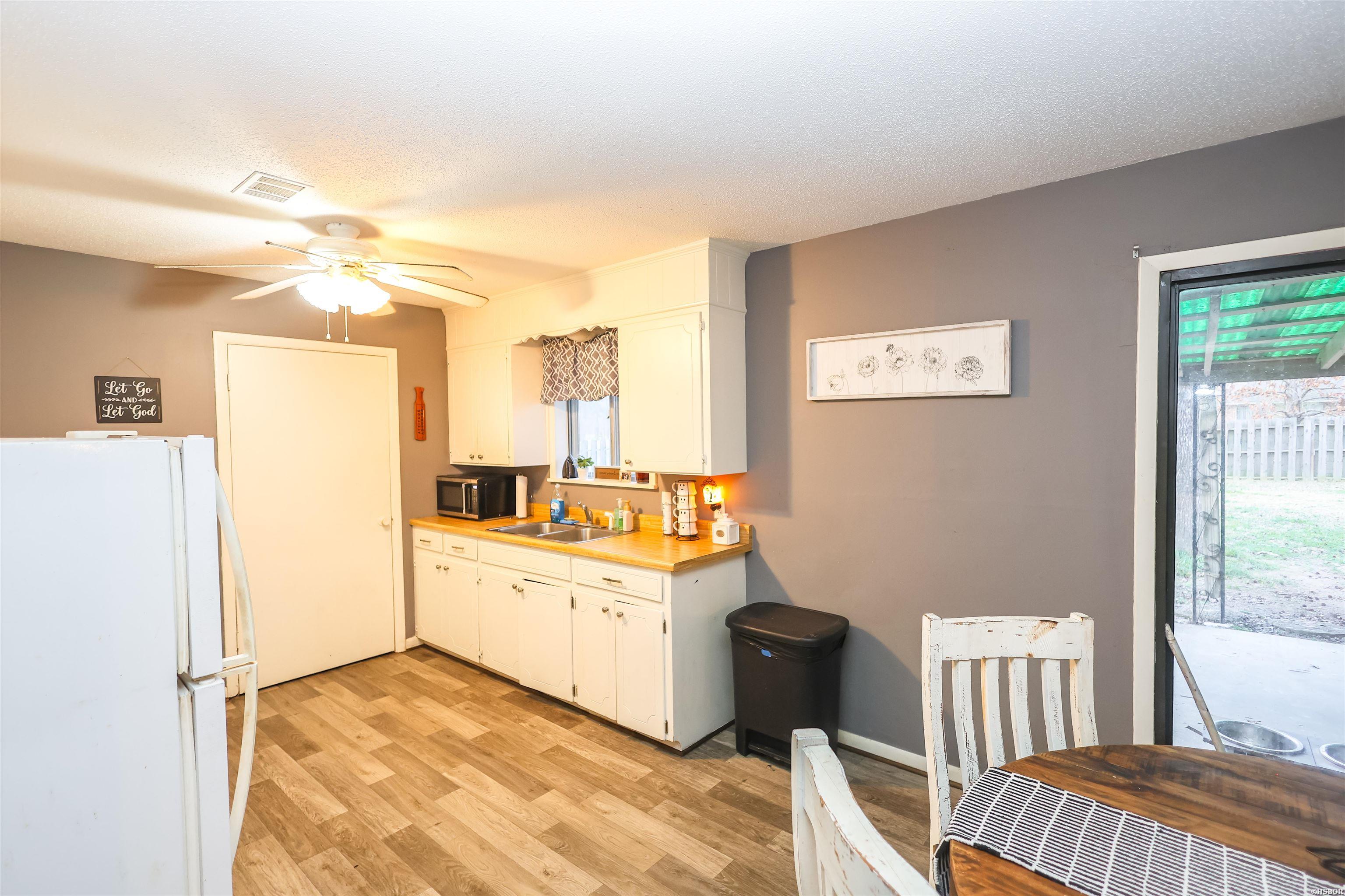 714 Lakeshore Street Property Photo 20
