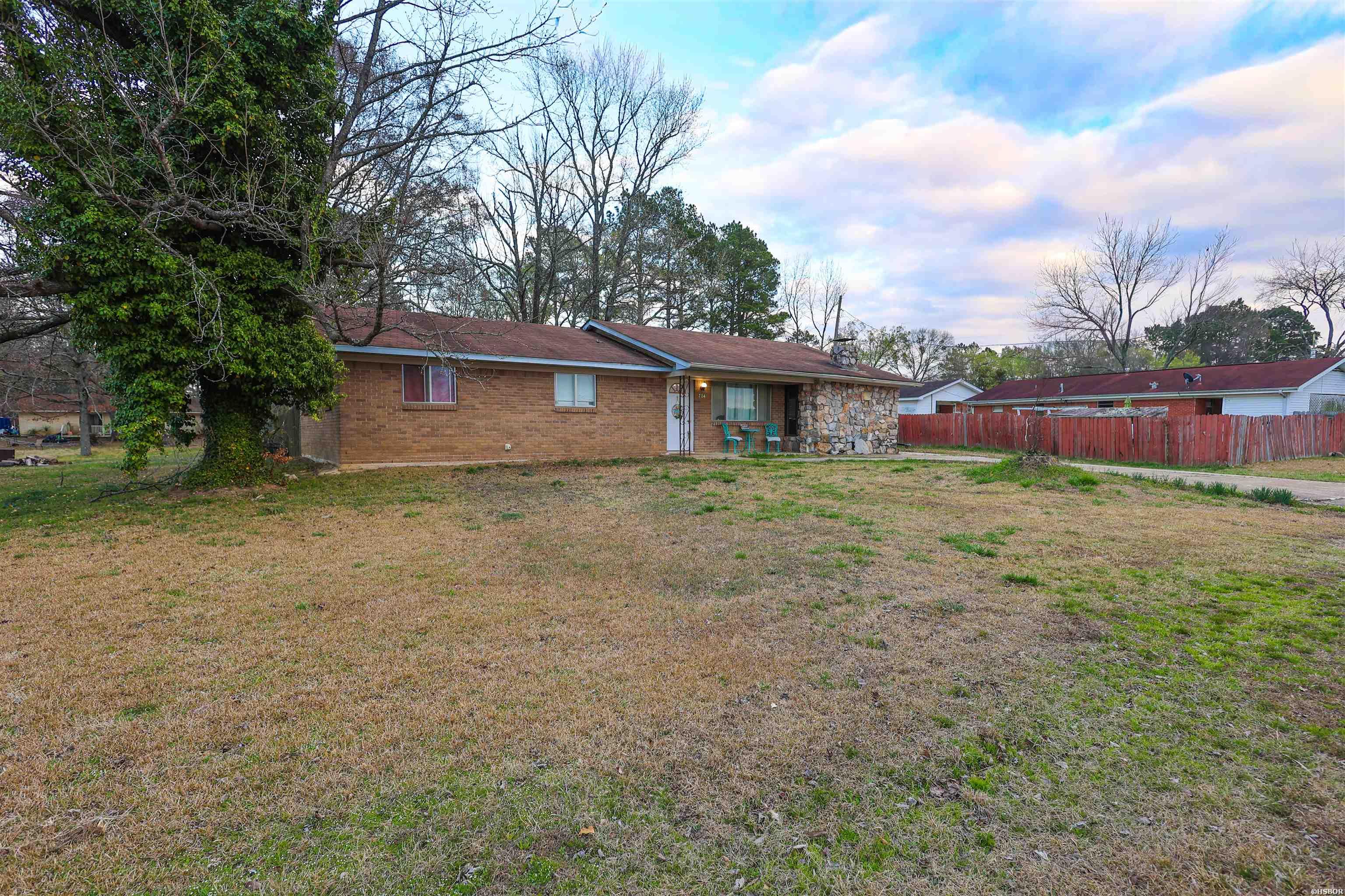 714 Lakeshore Street Property Photo 38