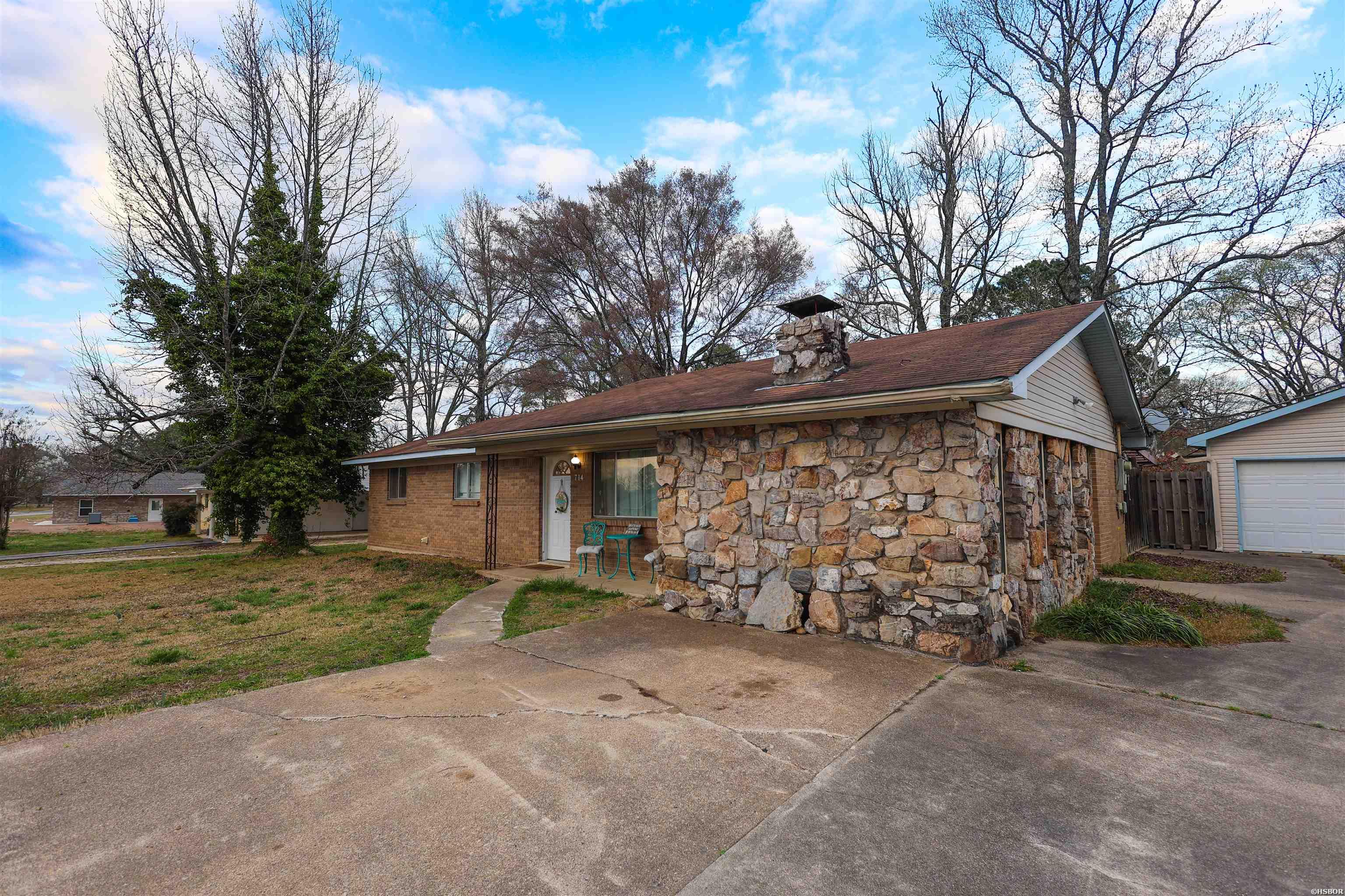 714 Lakeshore Street Property Photo 40