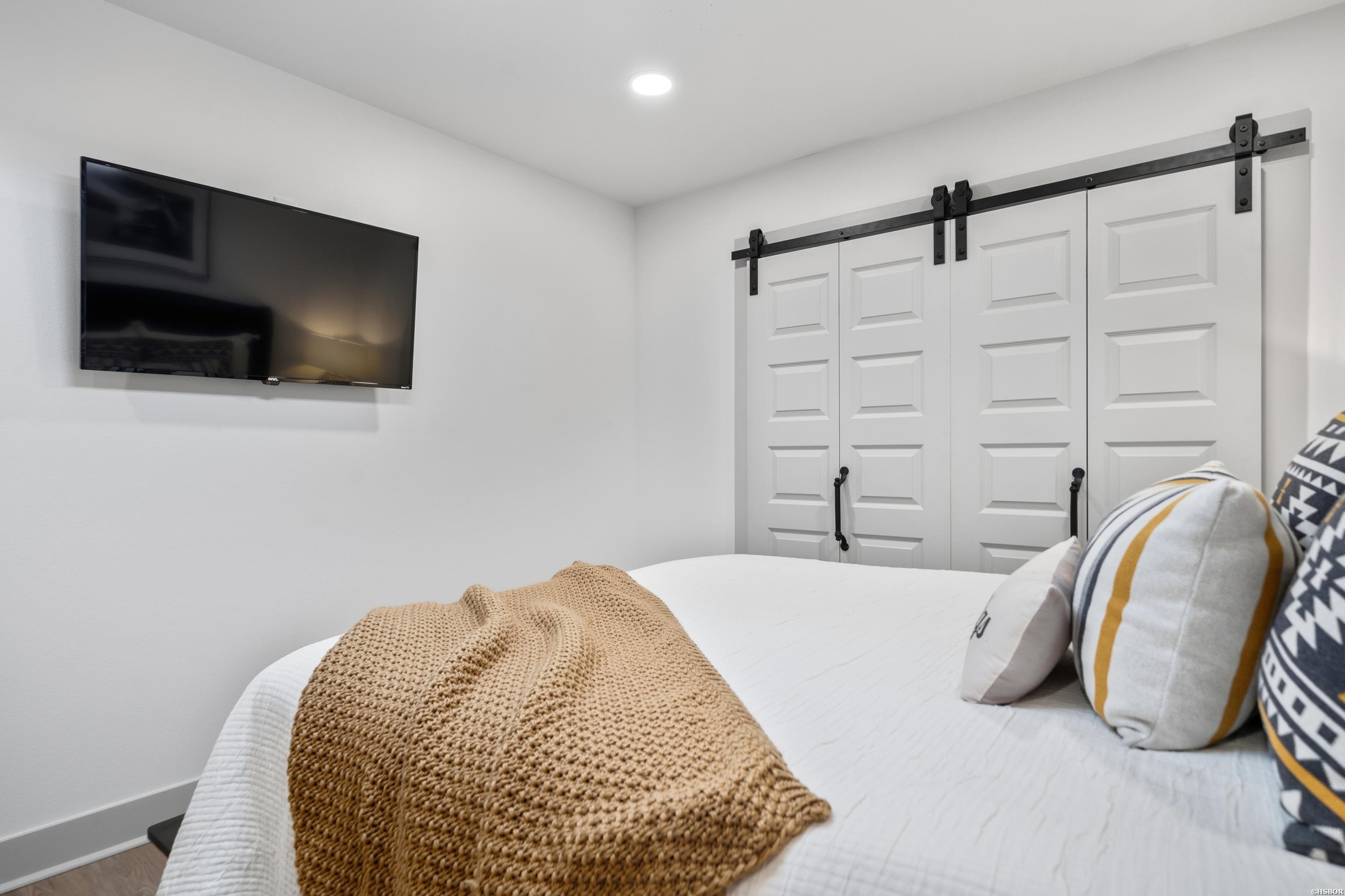 101 Long Island Property Photo 37