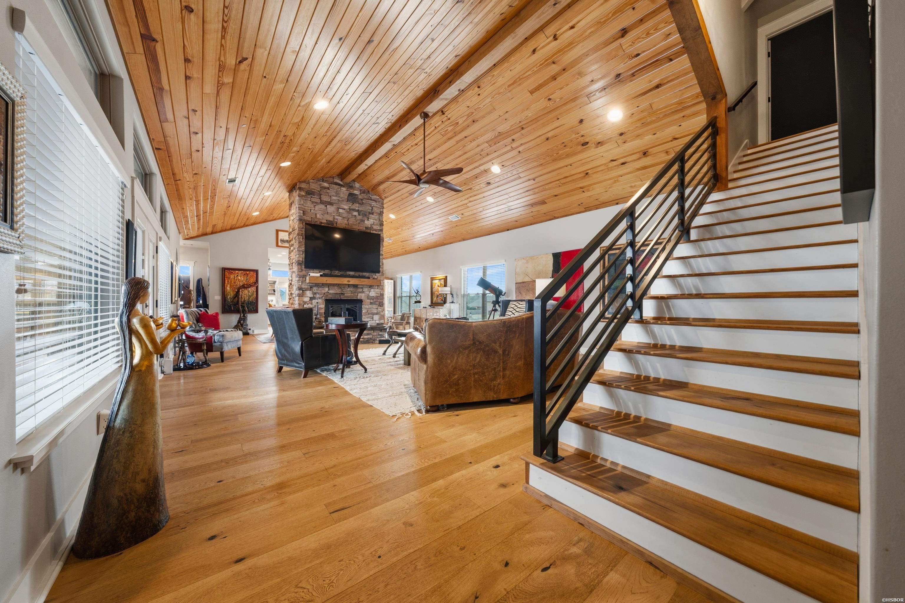 108 Vector Lane Property Photo 11