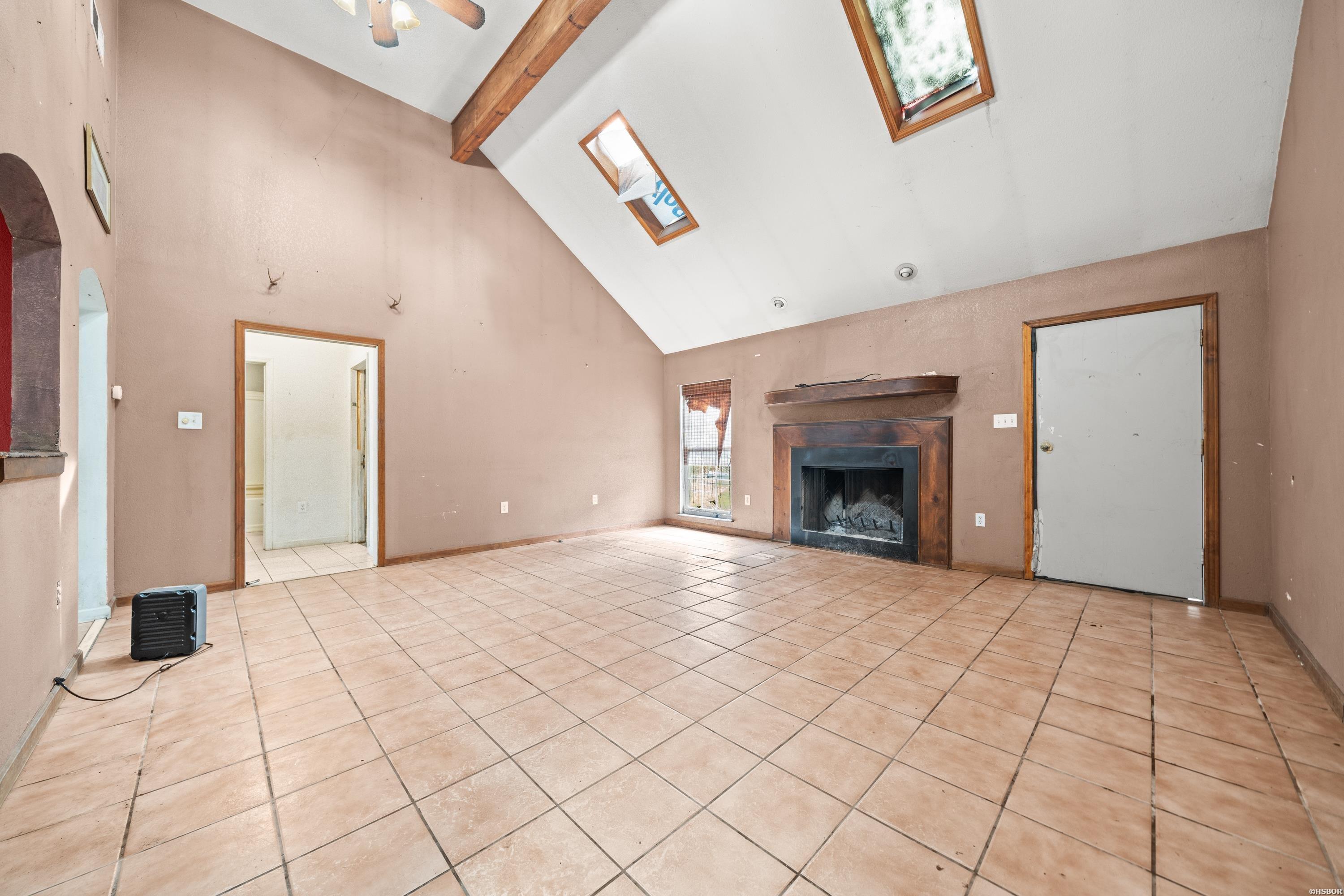 203 Whispering Winds Lane Property Photo 8