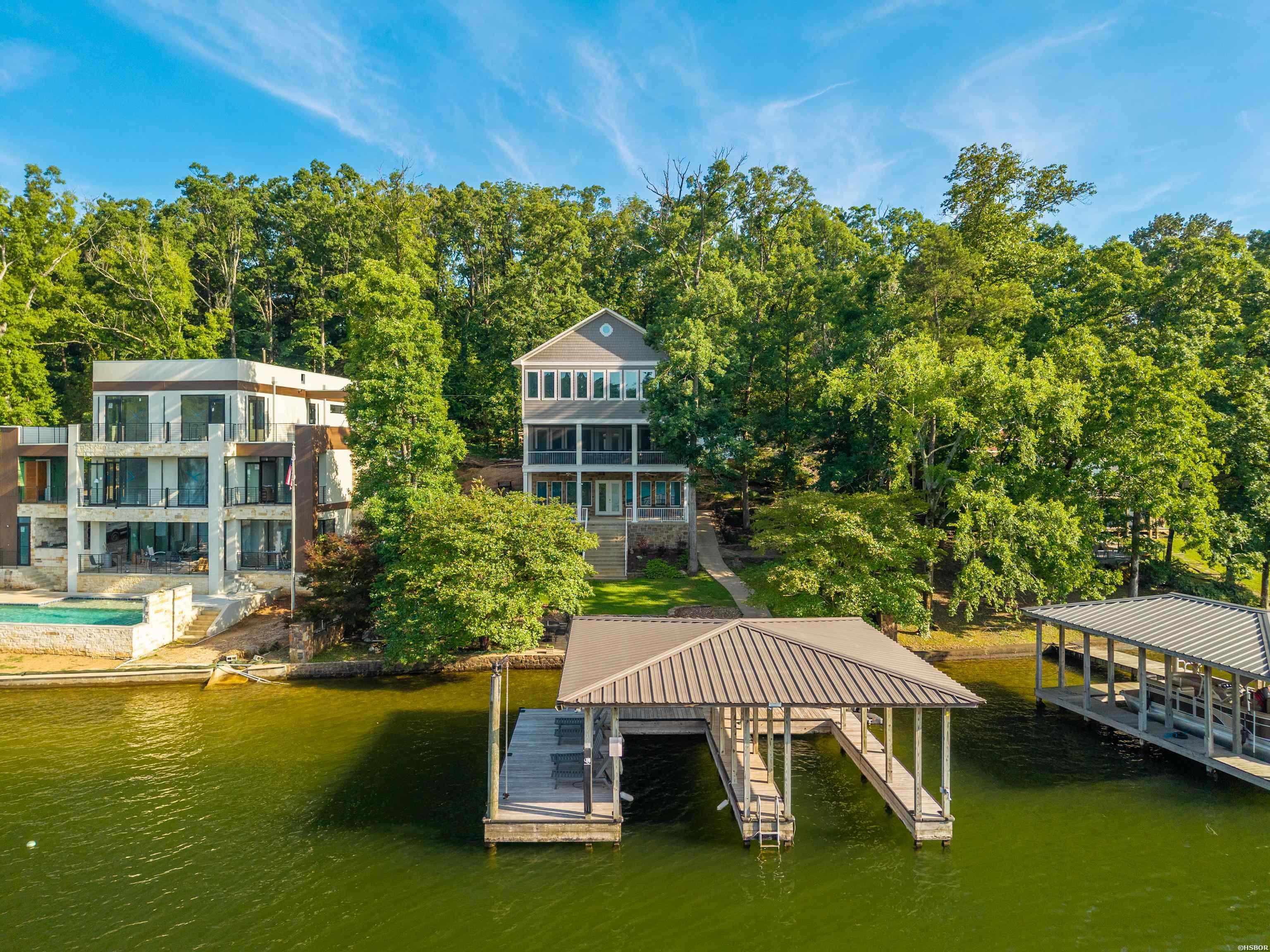 350 Longpoint Property Photo 2