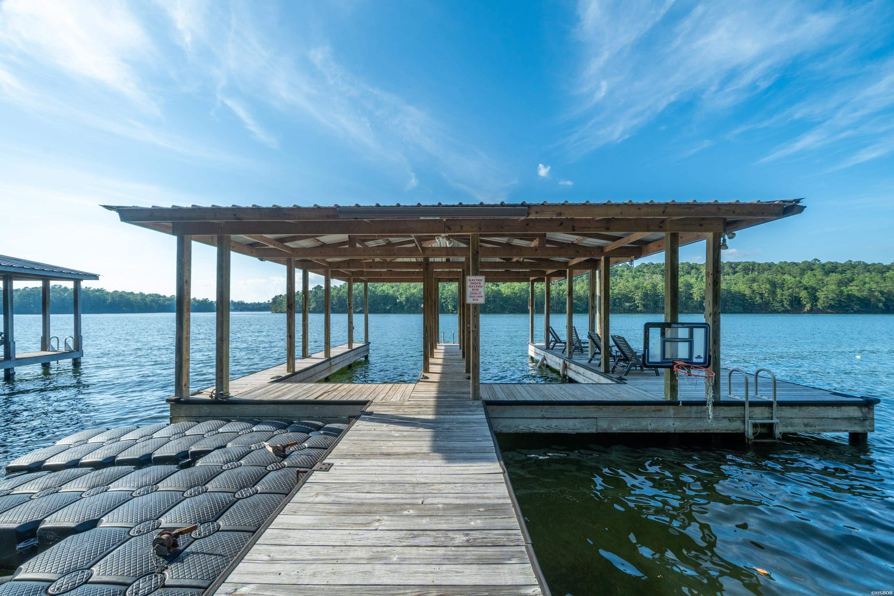 350 Longpoint Property Photo 49