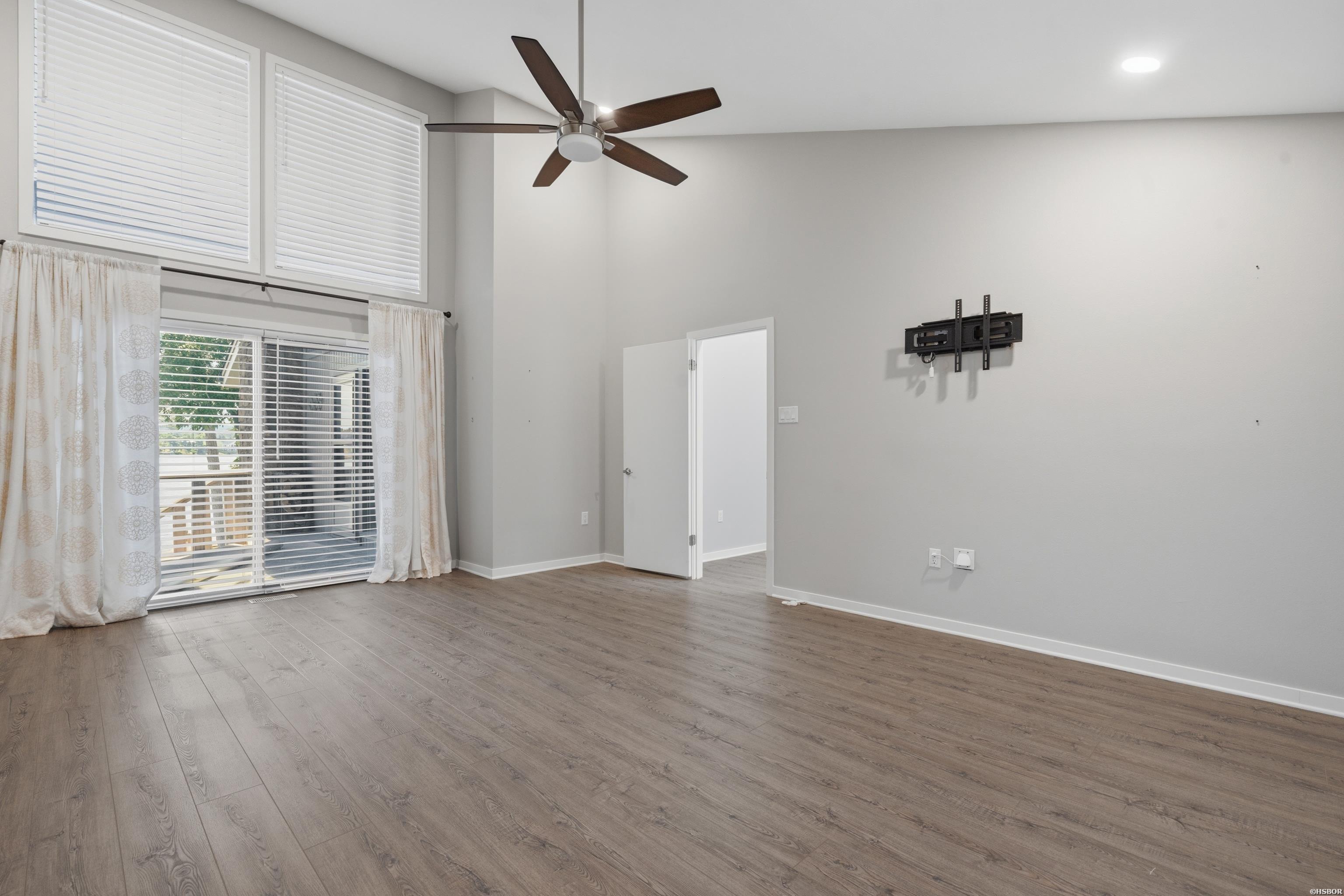 5000 Central Property Photo 7