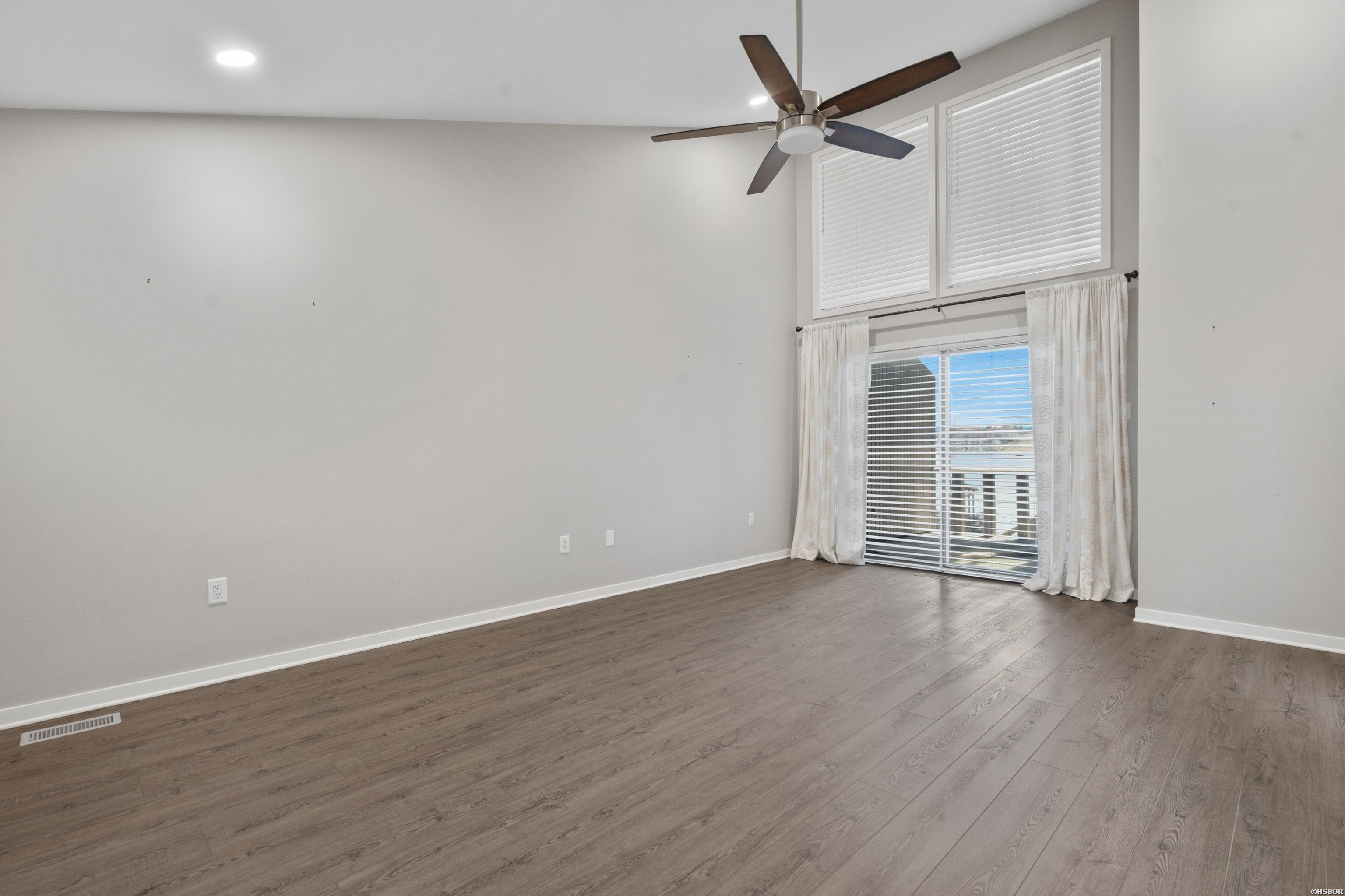 5000 Central Property Photo 8