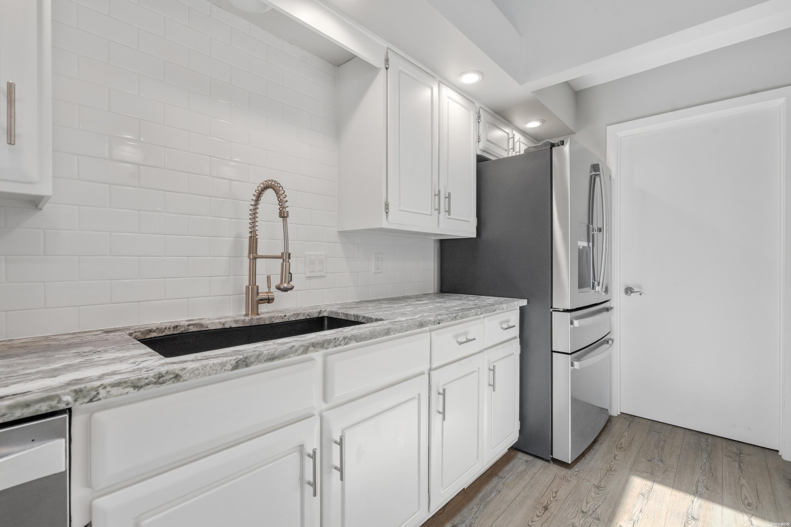 5000 Central Property Photo 16