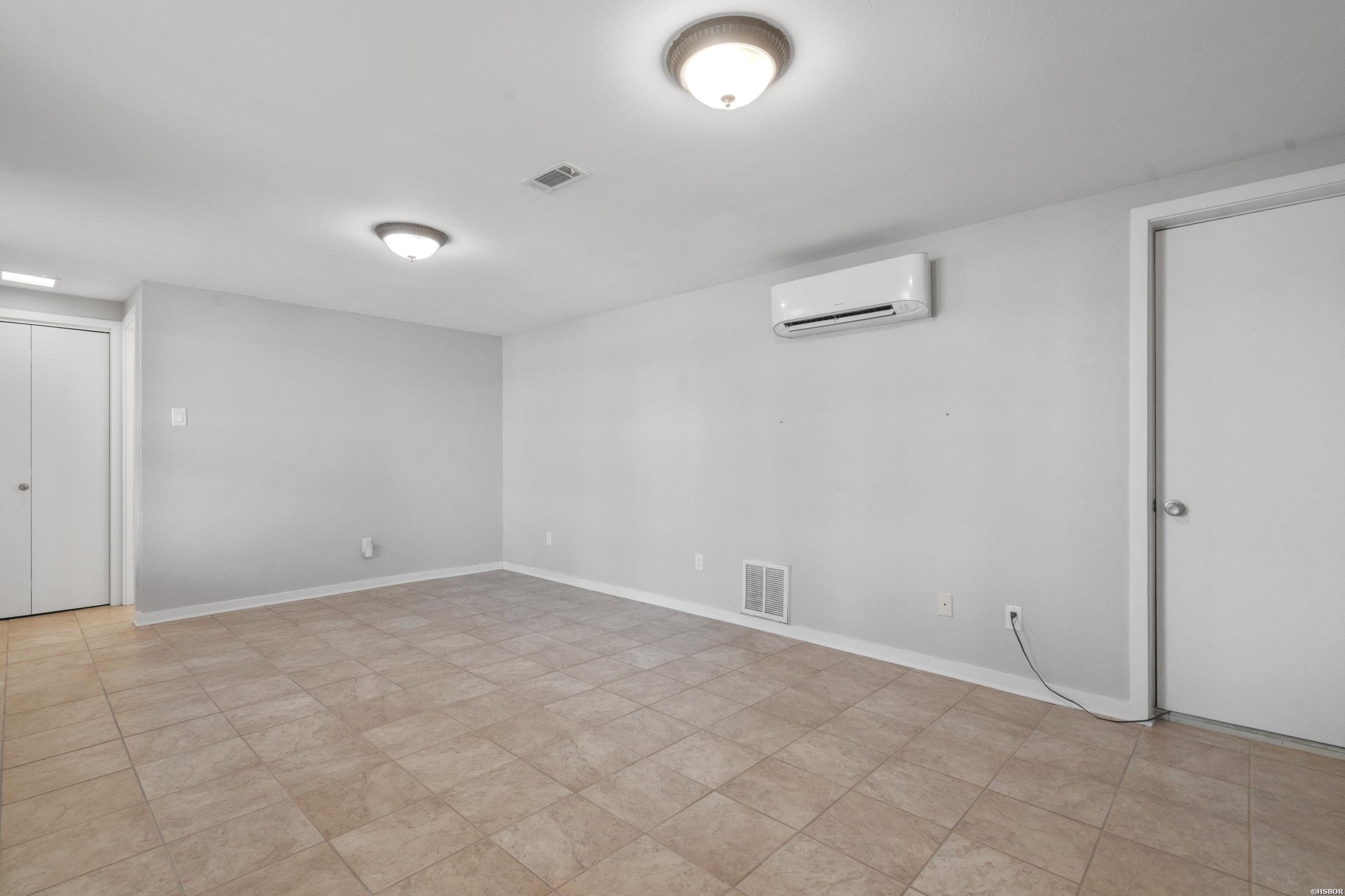 5000 Central Property Photo 21