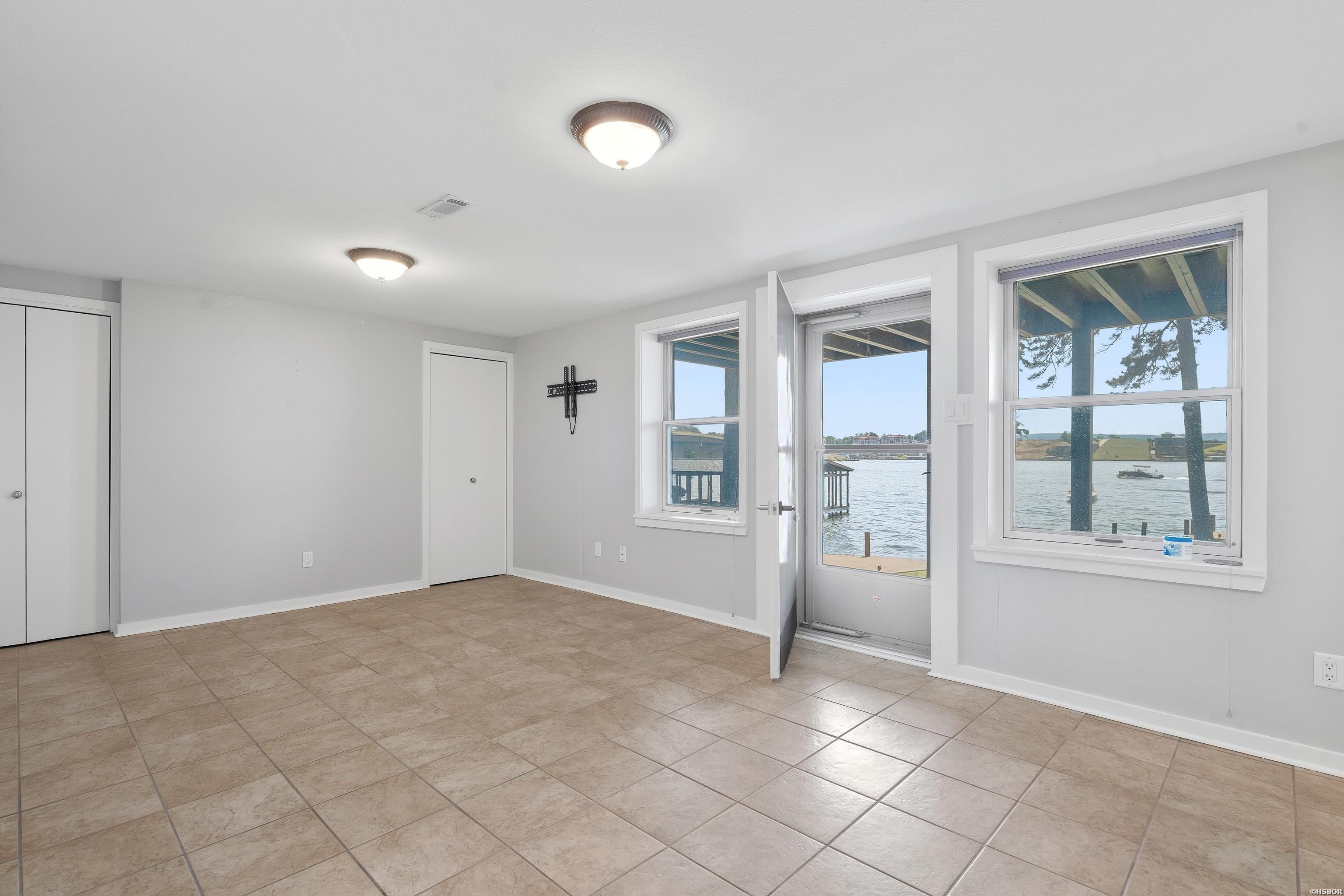5000 Central Property Photo 22
