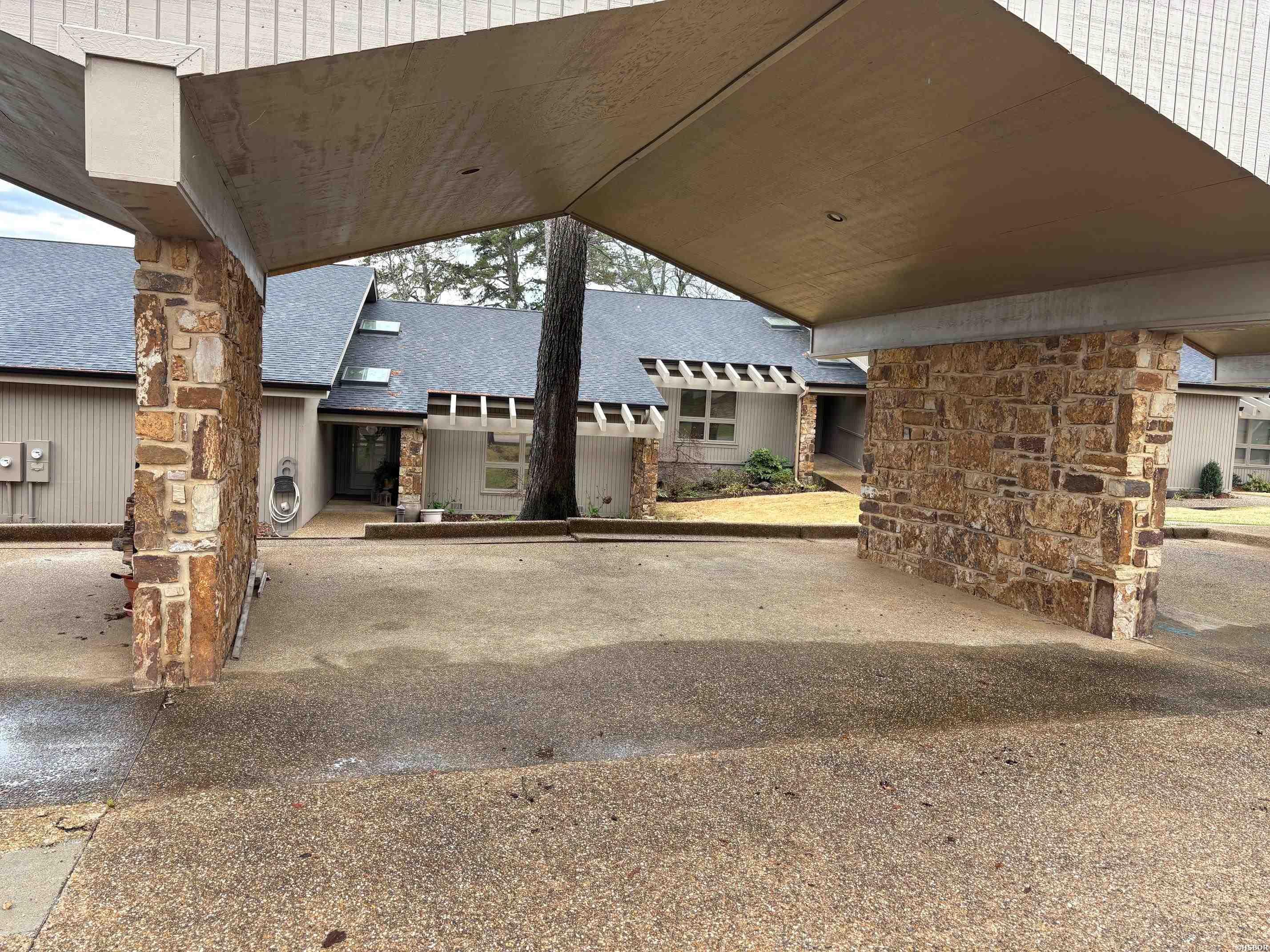 5000 Central Property Photo 35