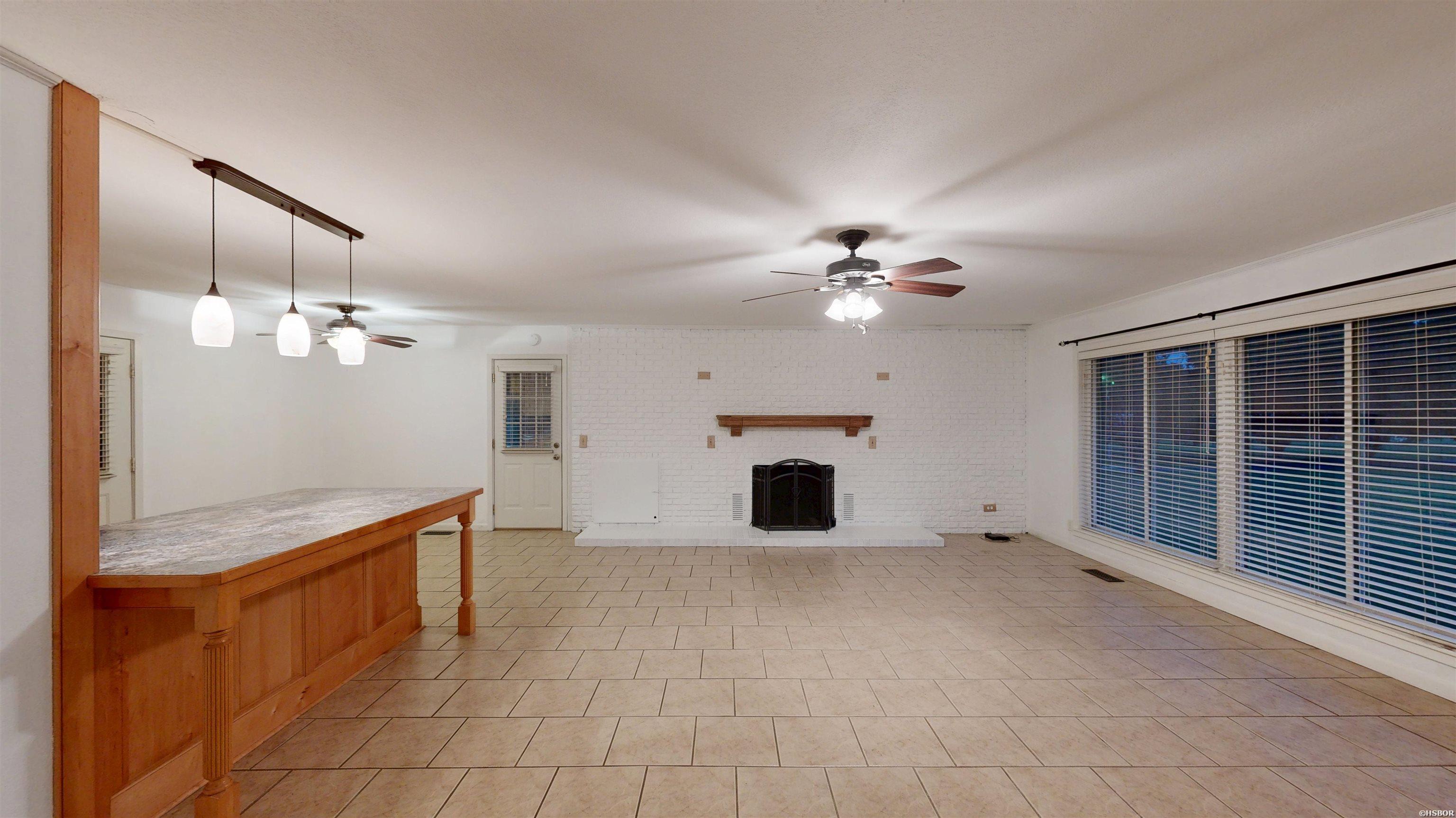 2568 Highway 7 Property Photo 5