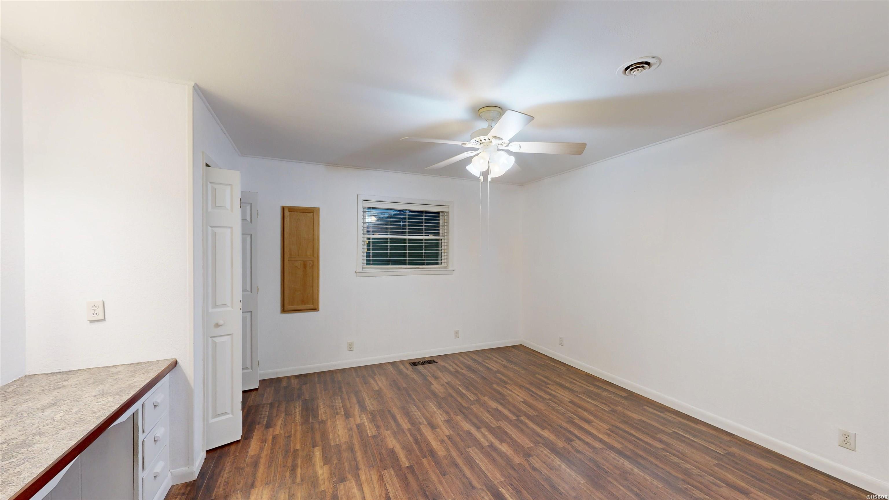 2568 Highway 7 Property Photo 9