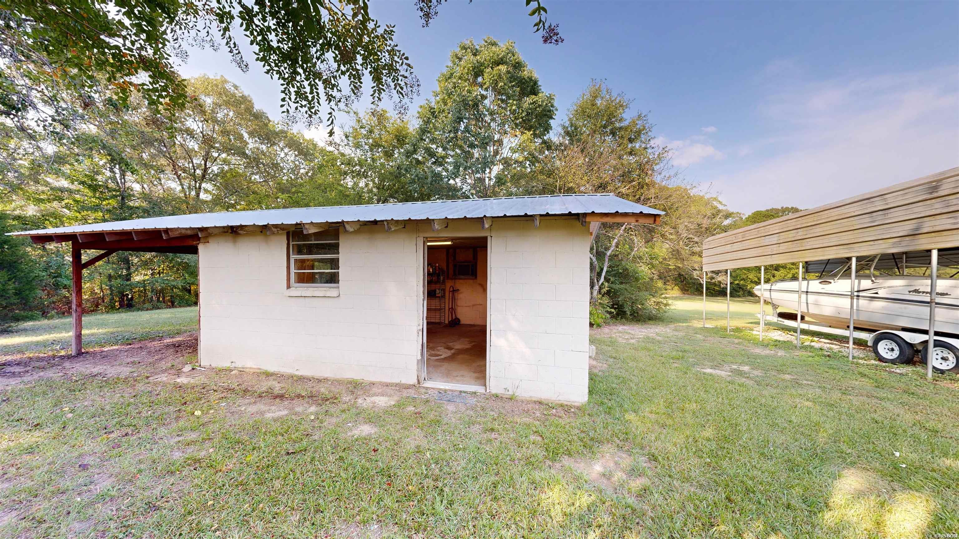 2568 Highway 7 Property Photo 14