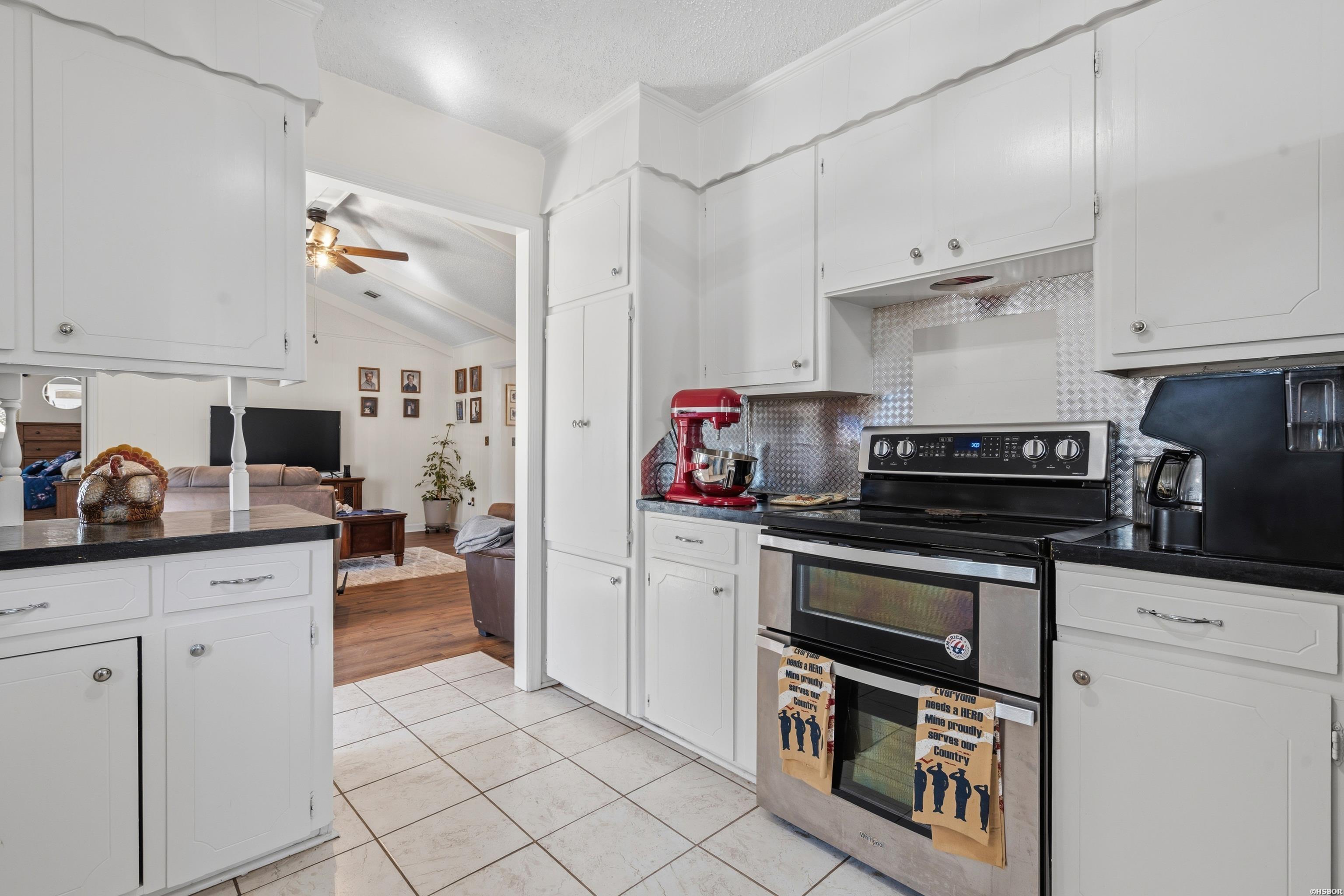 1215 Mary Drive Property Photo 16
