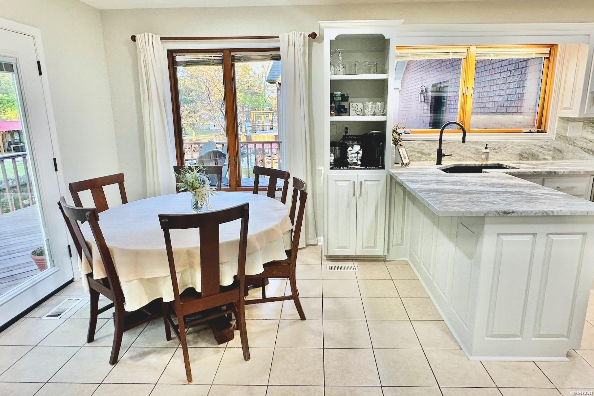 109 Waters Edge Property Photo 6