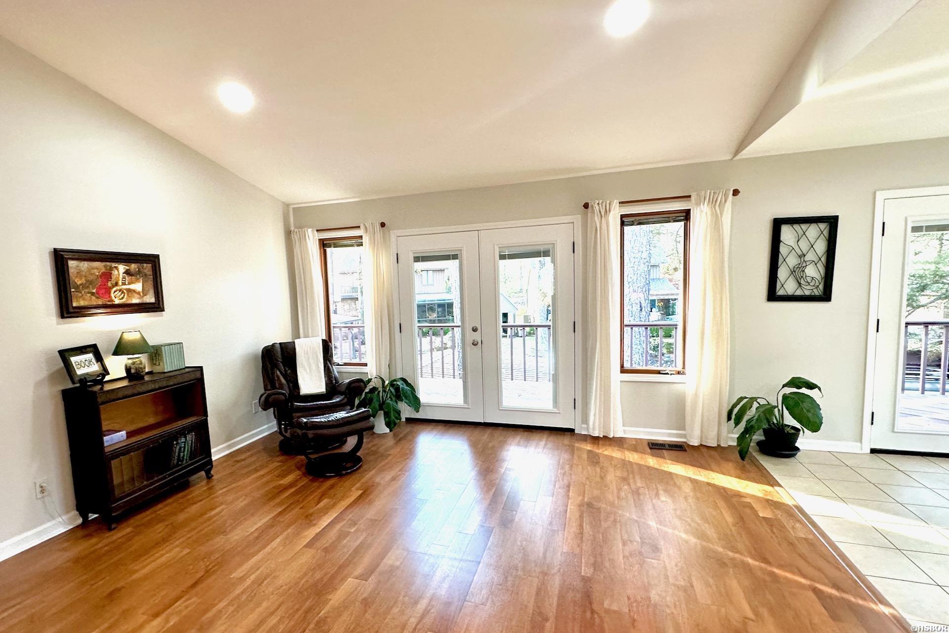 109 Waters Edge Property Photo 12