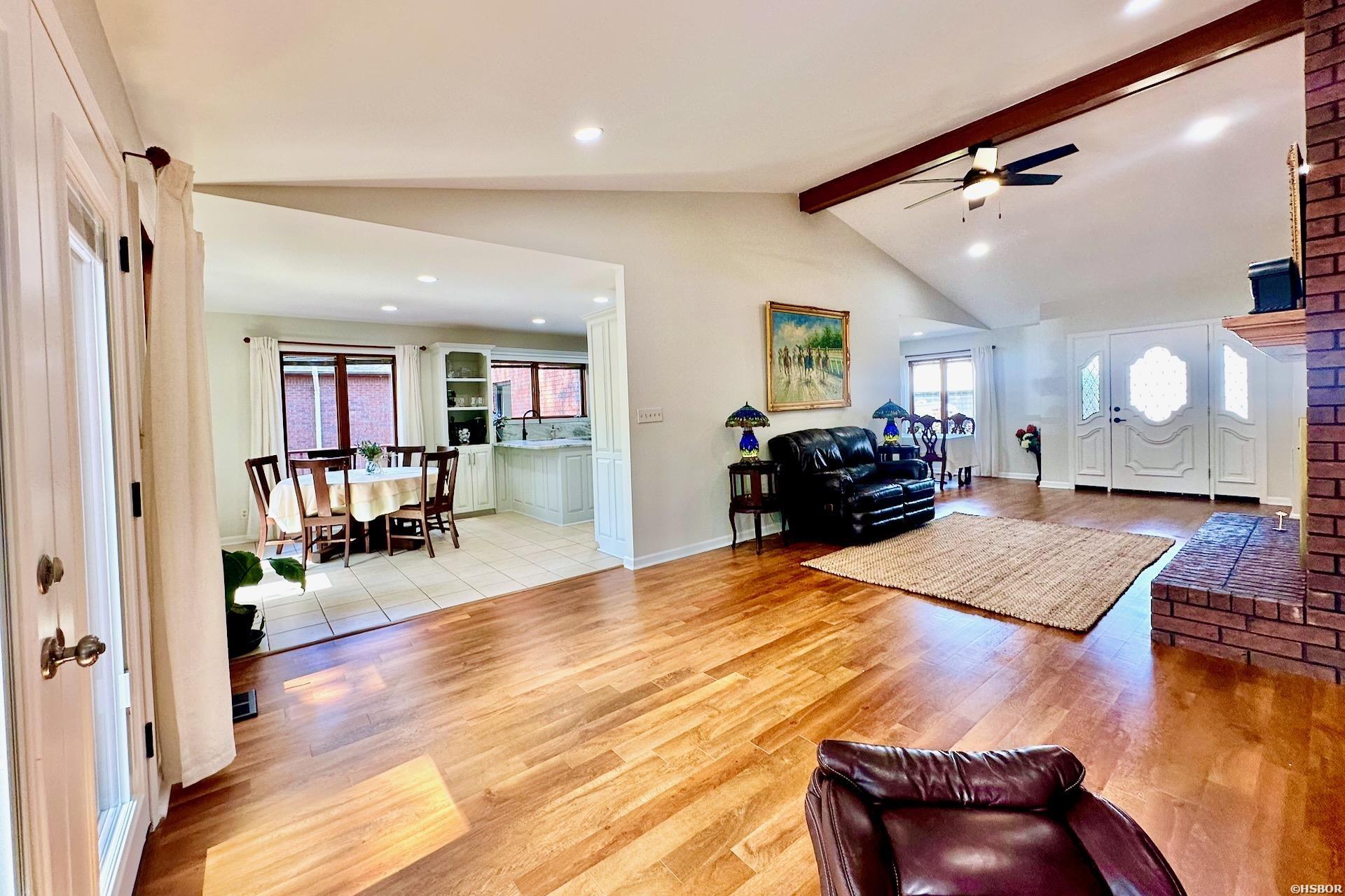 109 Waters Edge Property Photo 14