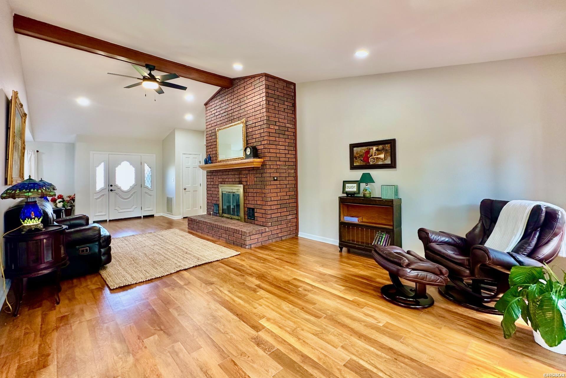 109 Waters Edge Property Photo 15