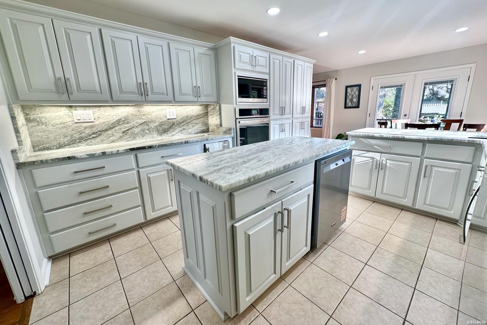 109 Waters Edge Property Photo 19