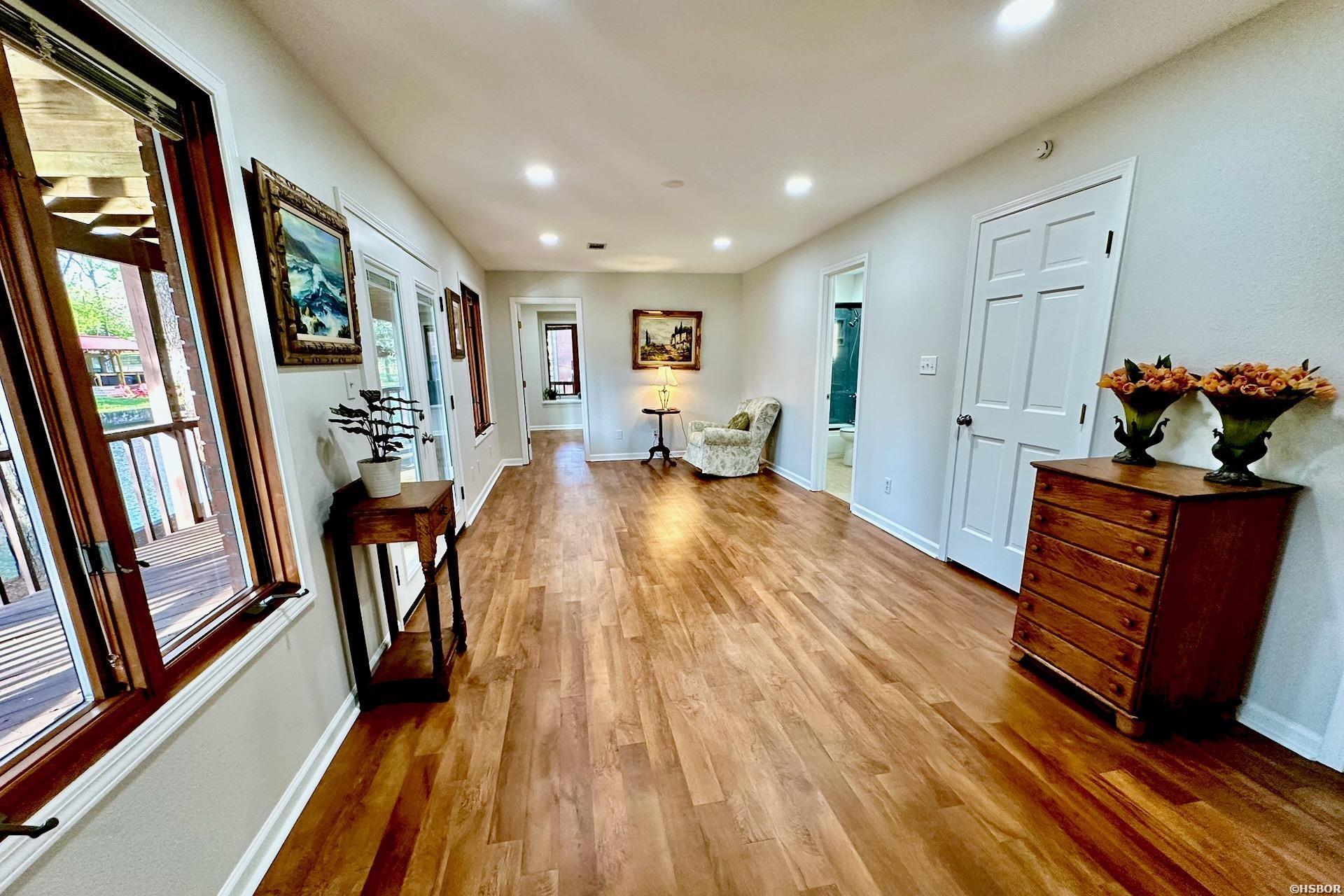 109 Waters Edge Property Photo 28