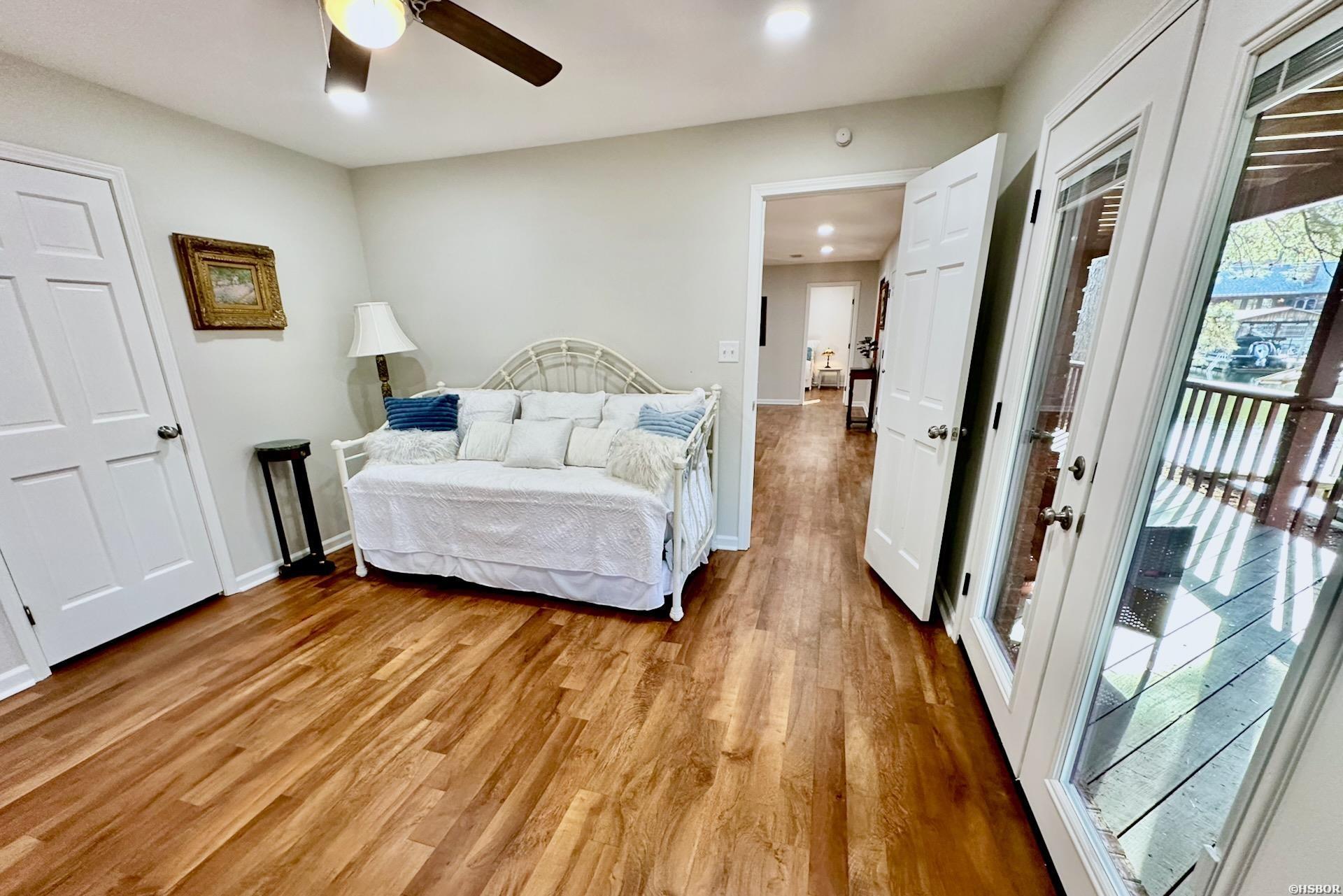 109 Waters Edge Property Photo 31