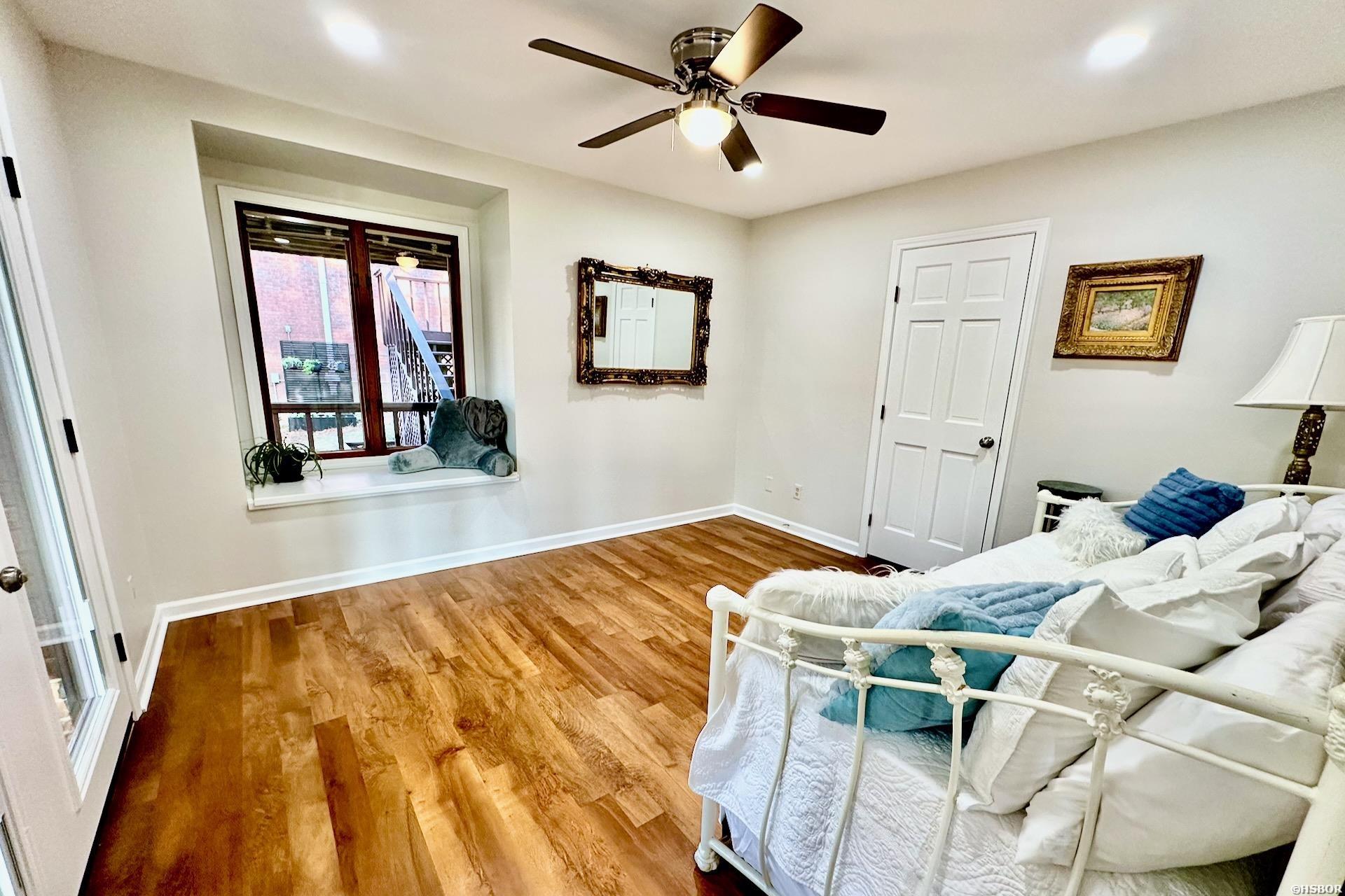 109 Waters Edge Property Photo 32