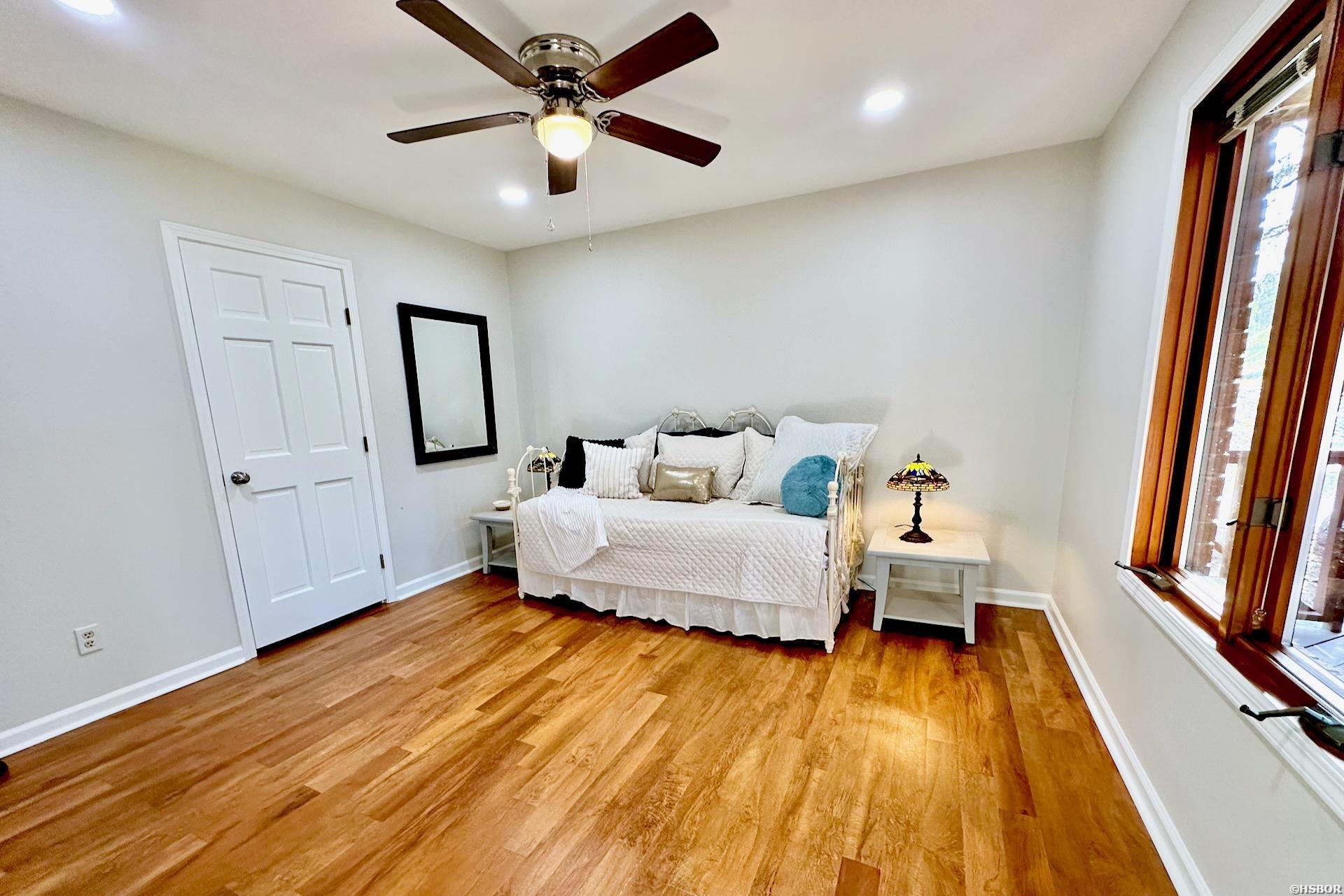109 Waters Edge Property Photo 33