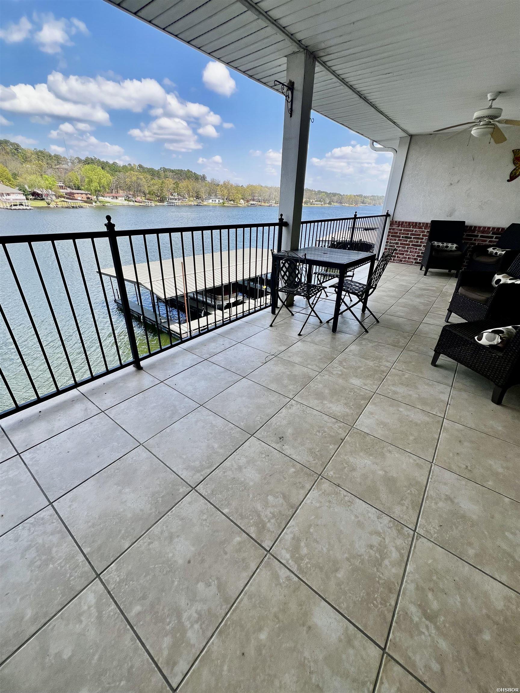 451 Lakeland Drive Property Photo 3