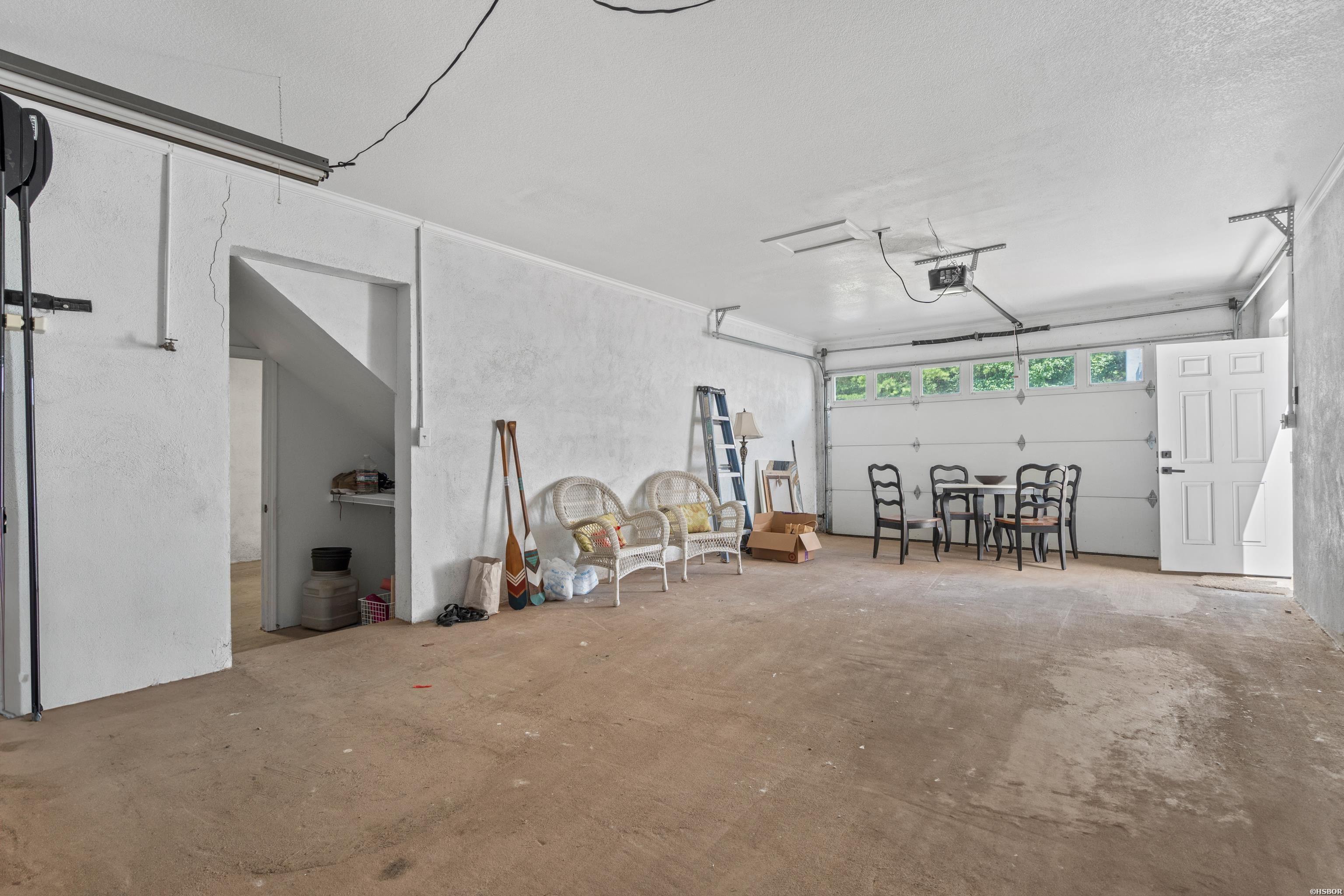 208 Aberina Street Property Photo 28