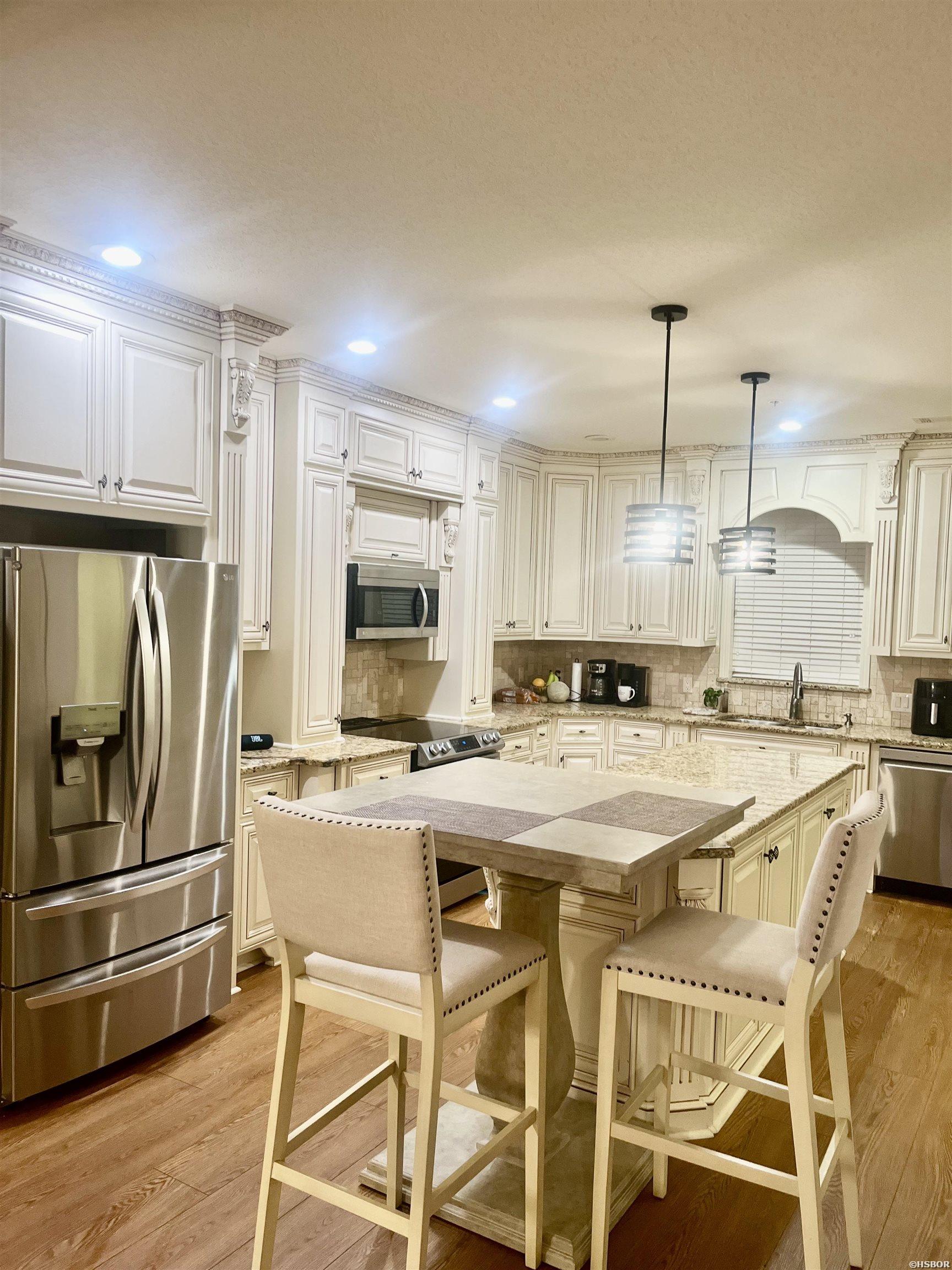 130 Grand Isle Property Photo 4