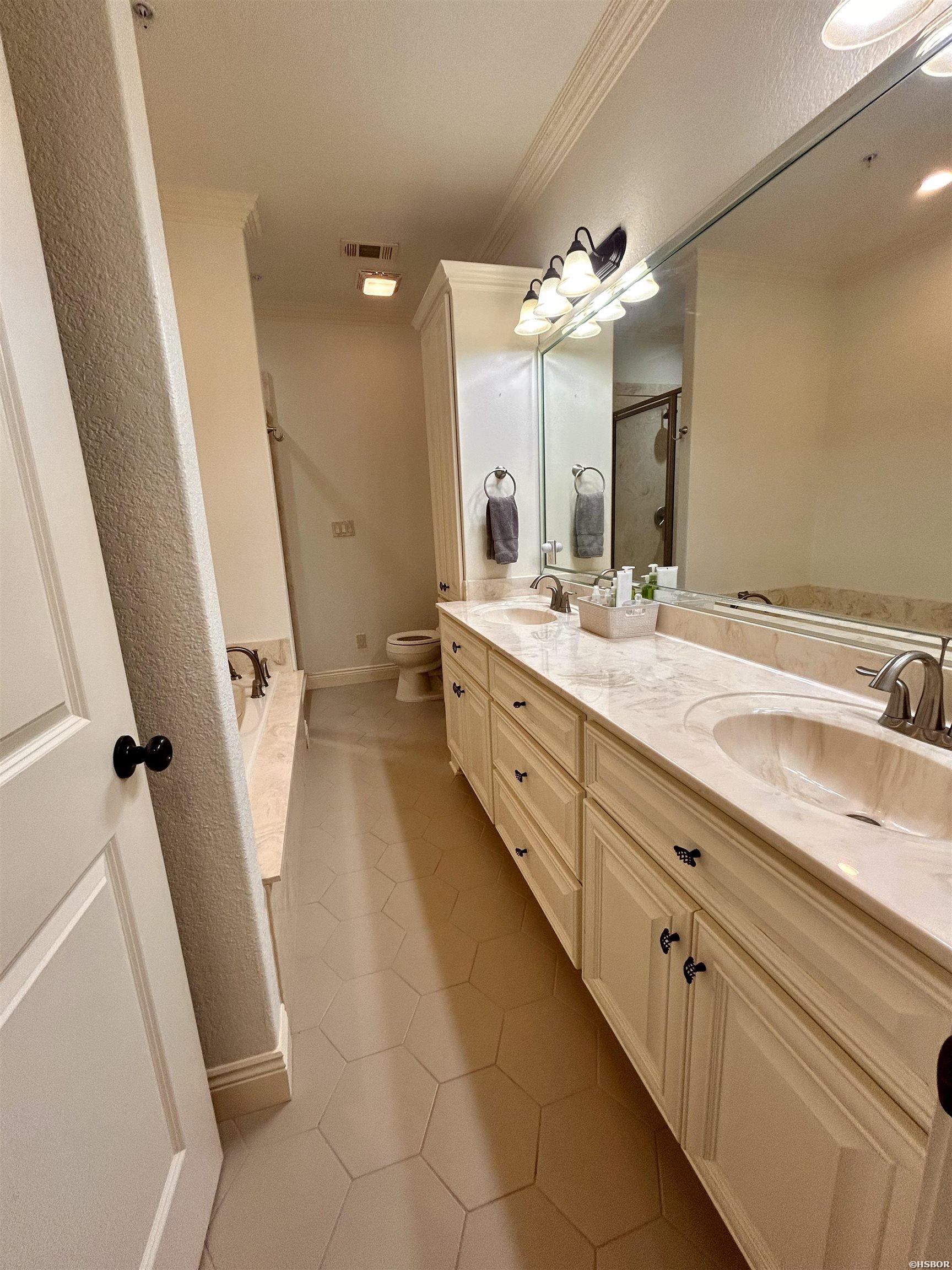 130 Grand Isle Property Photo 9